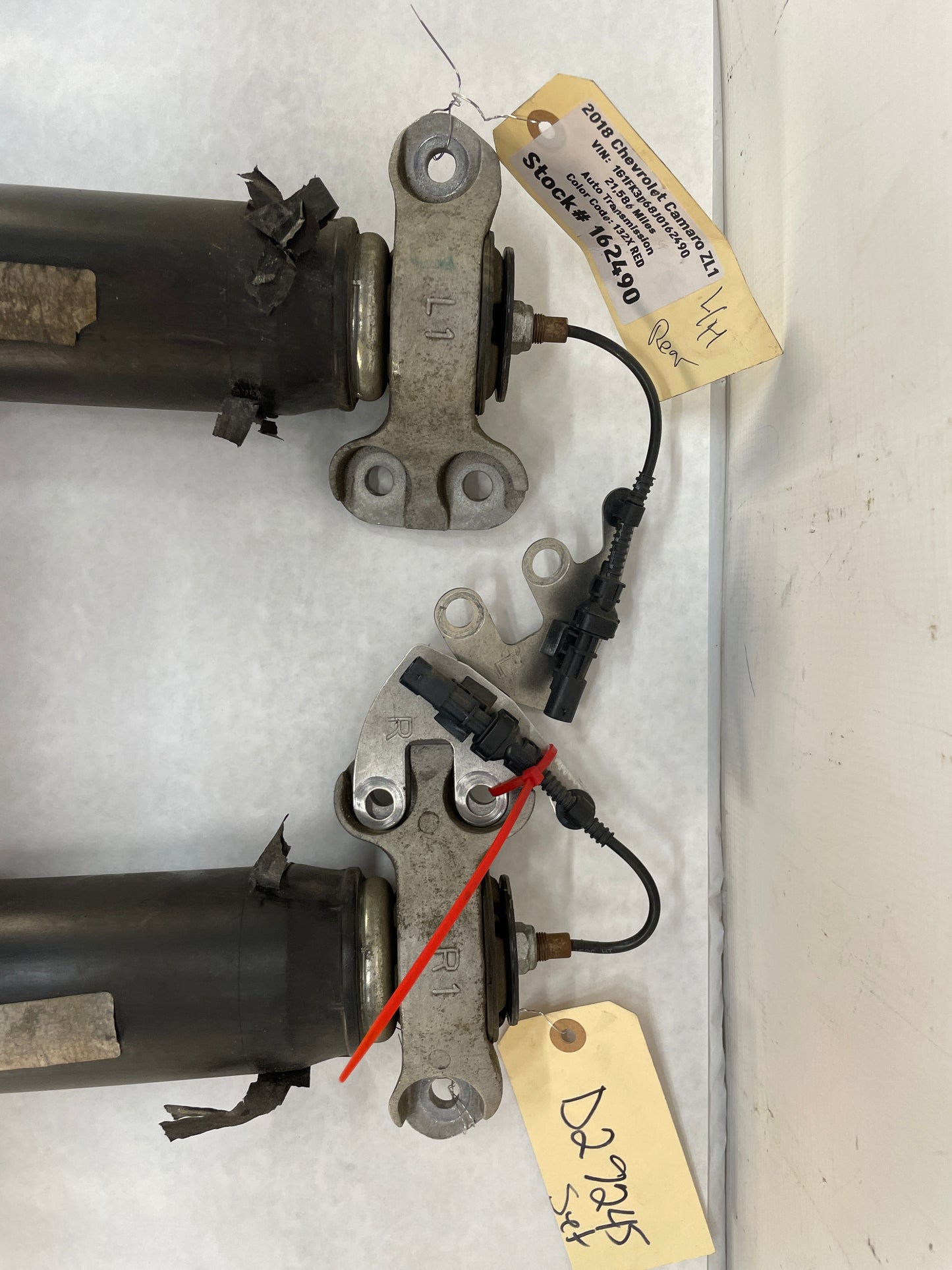 2018 Chevy Camaro ZL1  RH & LH Rear Suspension Shock Absorber Magnetic Ride OEM