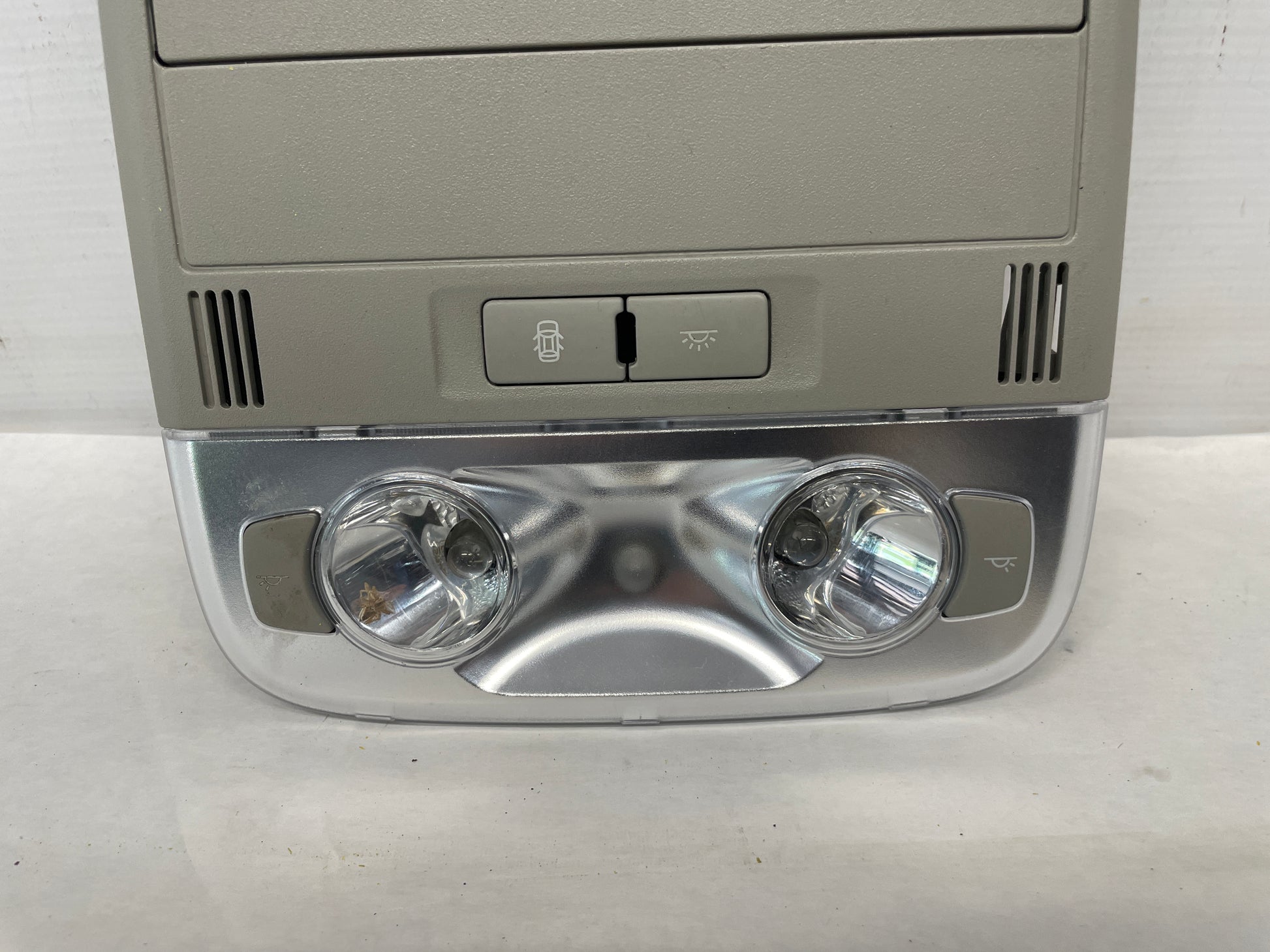 2017 Chevrolet SS Sedan Over Head Console Dome Map Light OEM - Day's Parts Yard