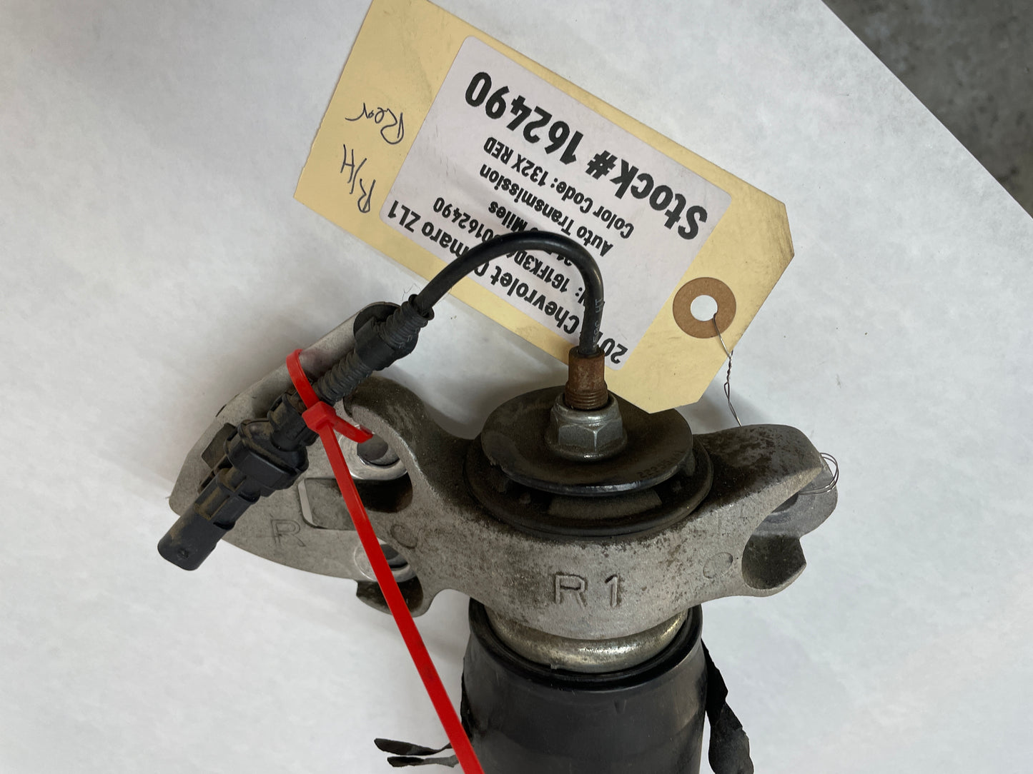 2018 Chevy Camaro ZL1  RH & LH Rear Suspension Shock Absorber Magnetic Ride OEM