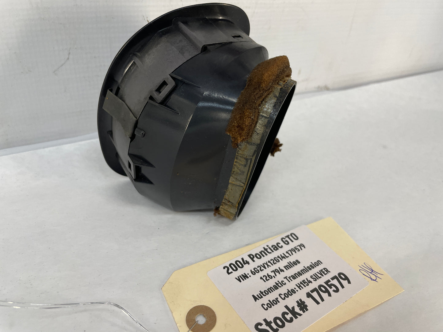 2004 Pontiac GTO RH Passenger Door Panel HVAC Vent OEM