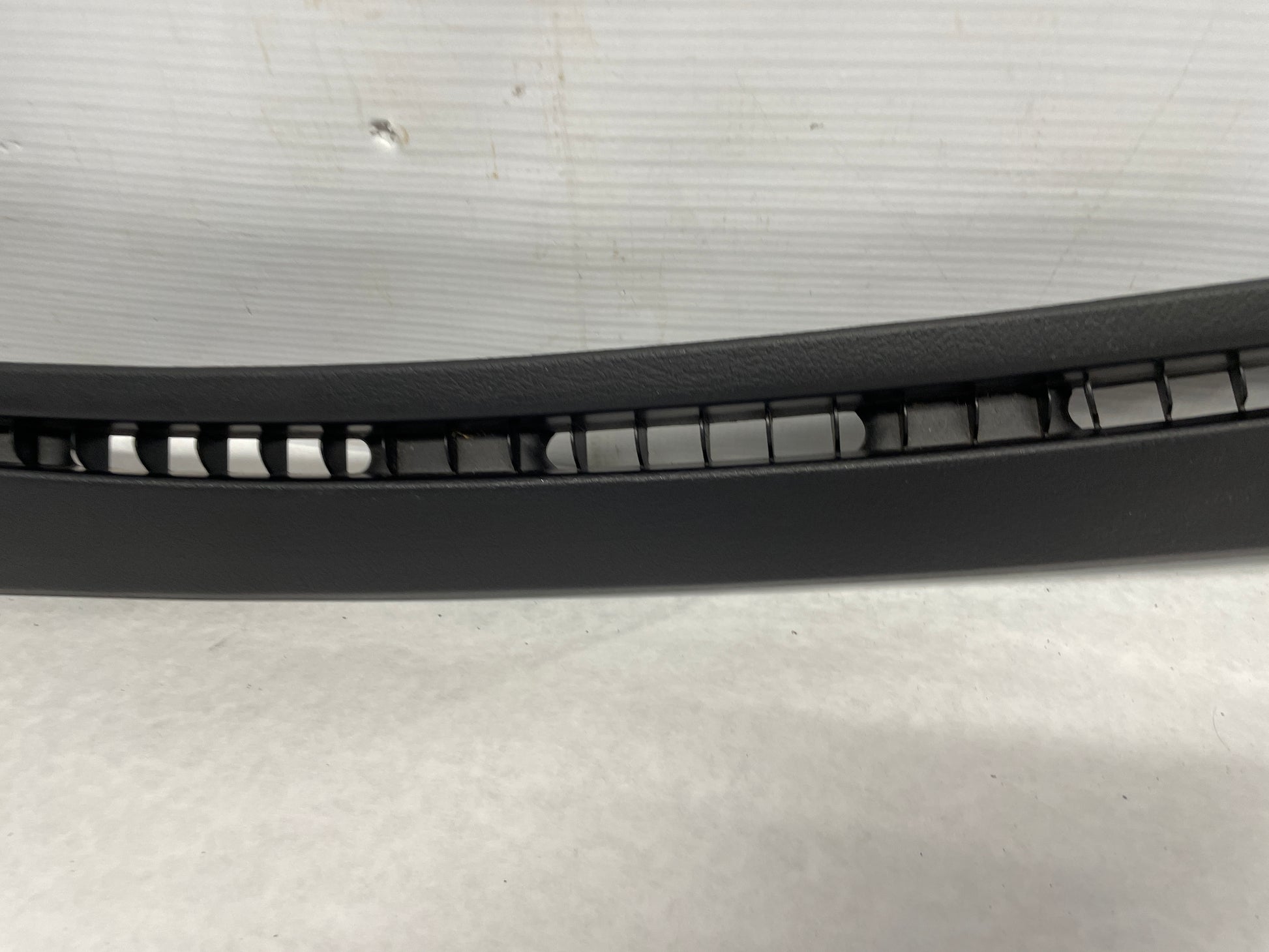 2006 Pontiac GTO Windshield Dash Cowl Defrost Grille Panels Vent Trim Pair OEM - Day's Parts Yard