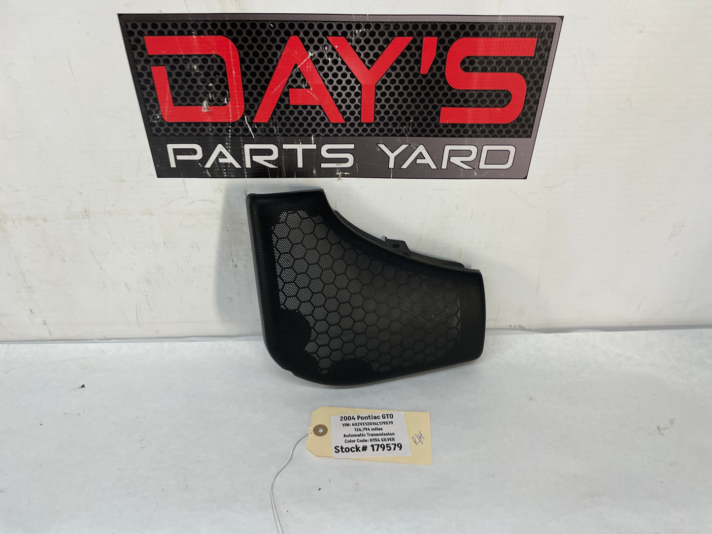 2004 Pontiac GTO RH Passenger Door Panel Speaker Grill OEM