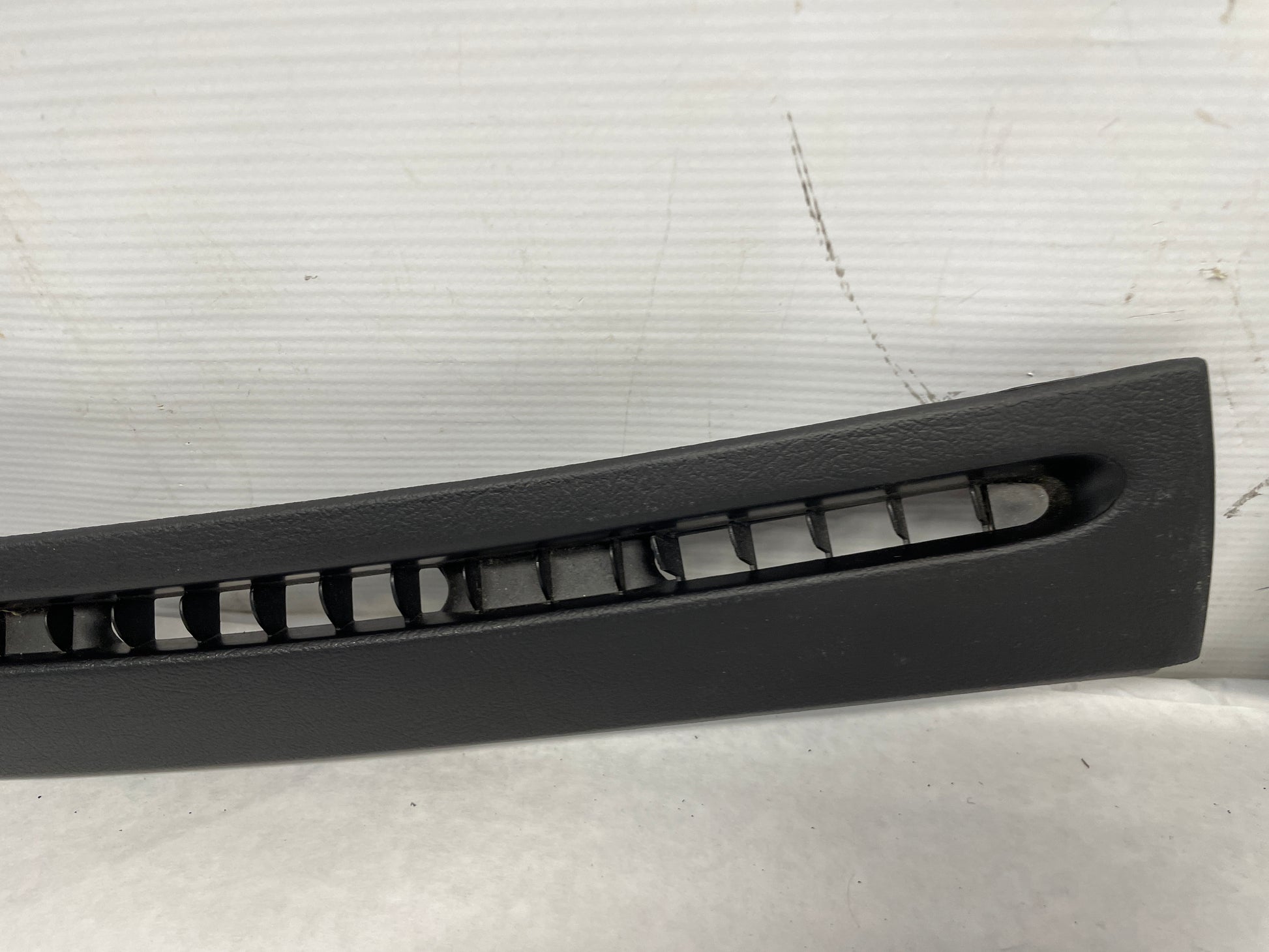 2006 Pontiac GTO Windshield Dash Cowl Defrost Grille Panels Vent Trim Pair OEM - Day's Parts Yard