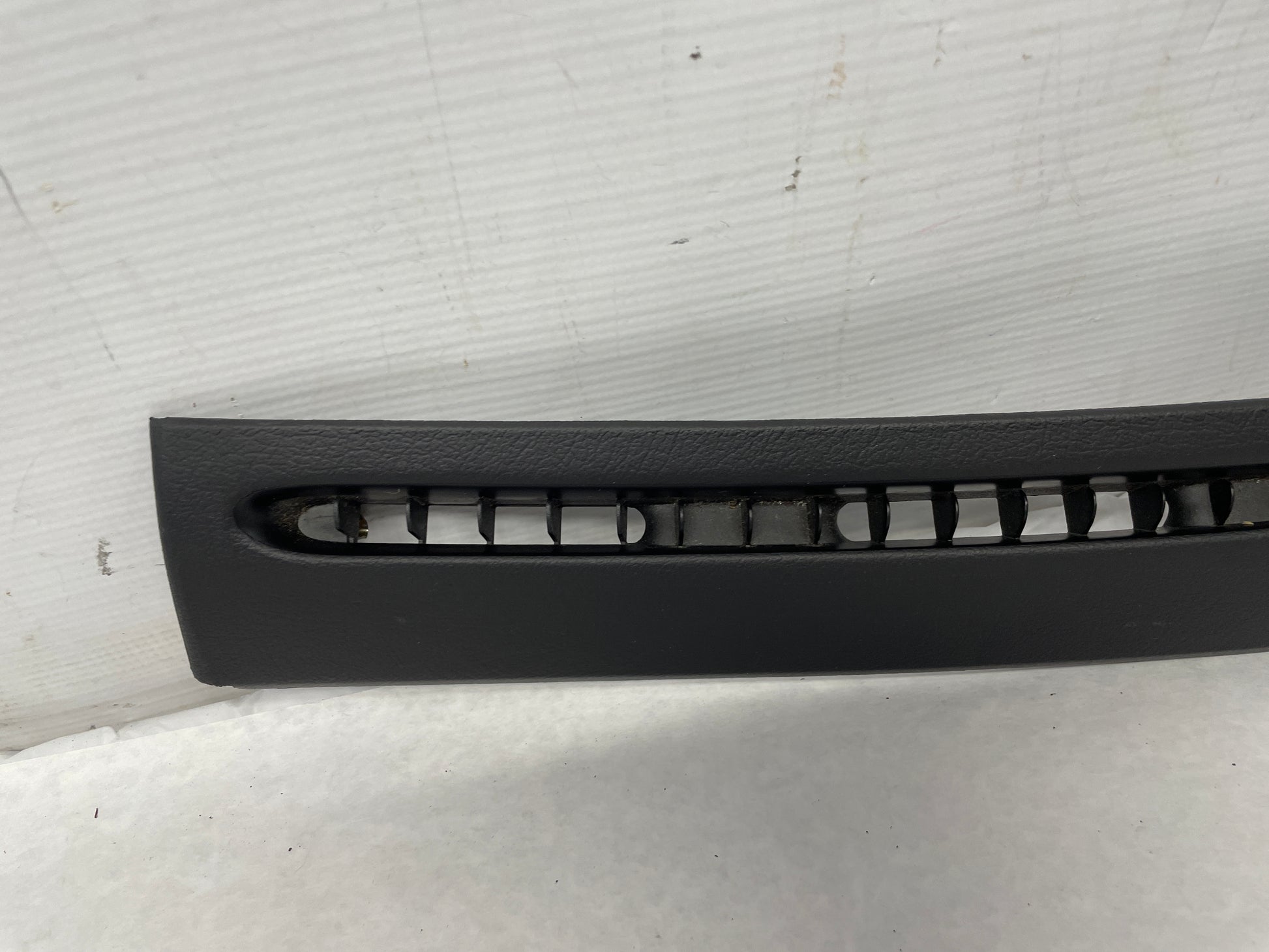 2006 Pontiac GTO Windshield Dash Cowl Defrost Grille Panels Vent Trim Pair OEM - Day's Parts Yard