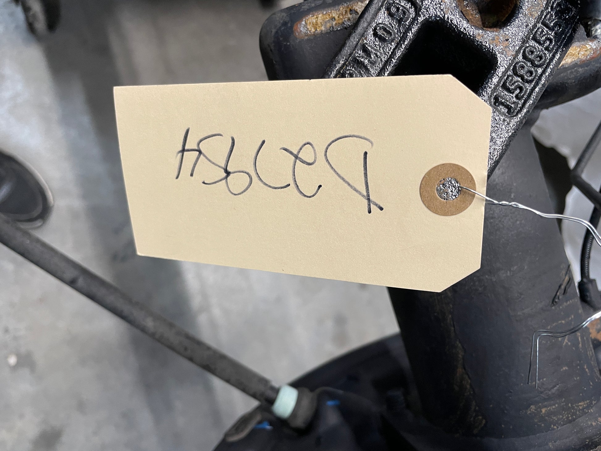 2013 GMC Sierra C1500 SLE Rear End Axle Carrier Rearend Differential OEM - Day's Parts Yard