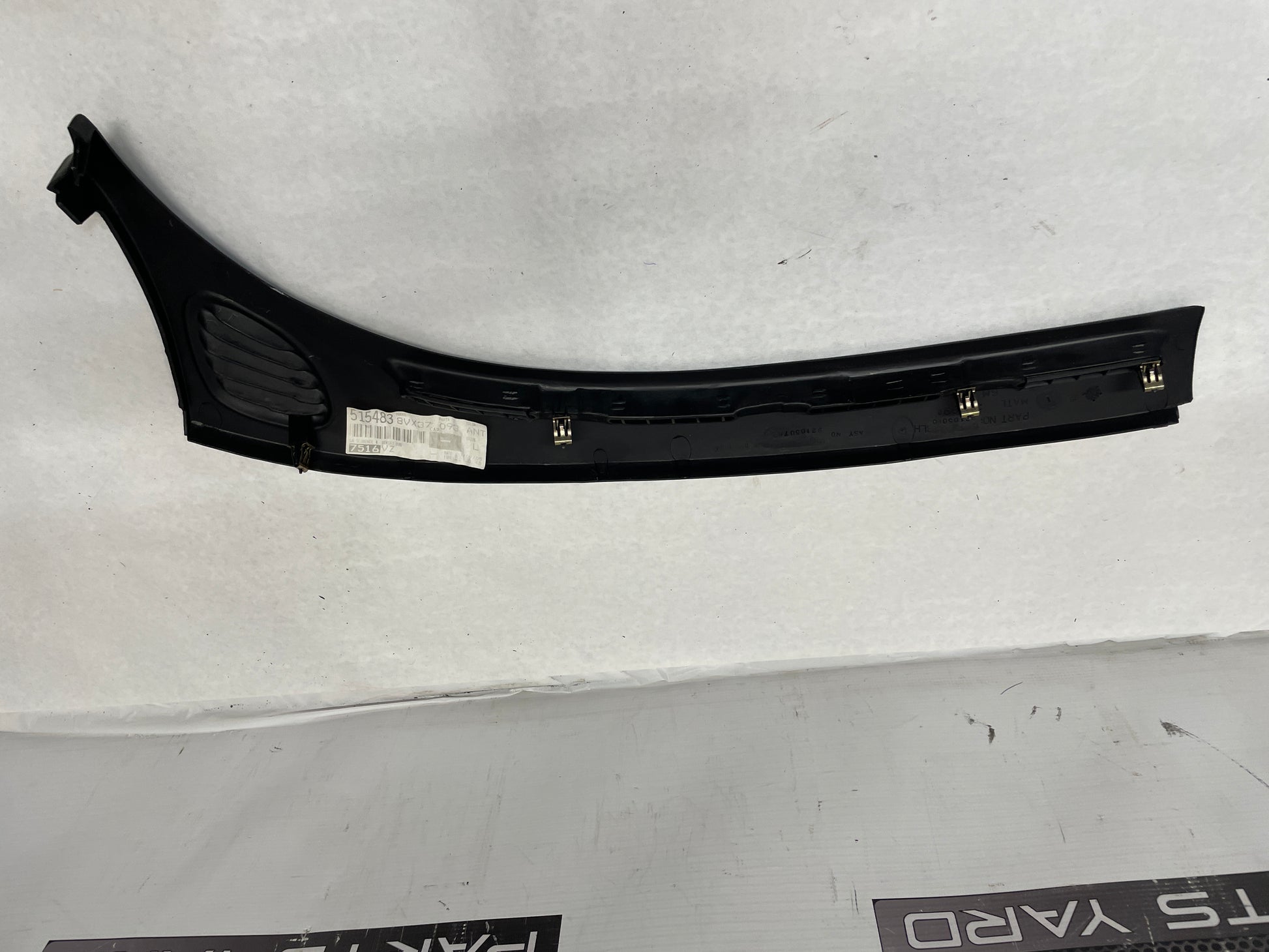 2006 Pontiac GTO Windshield Dash Cowl Defrost Grille Panels Vent Trim Pair OEM - Day's Parts Yard