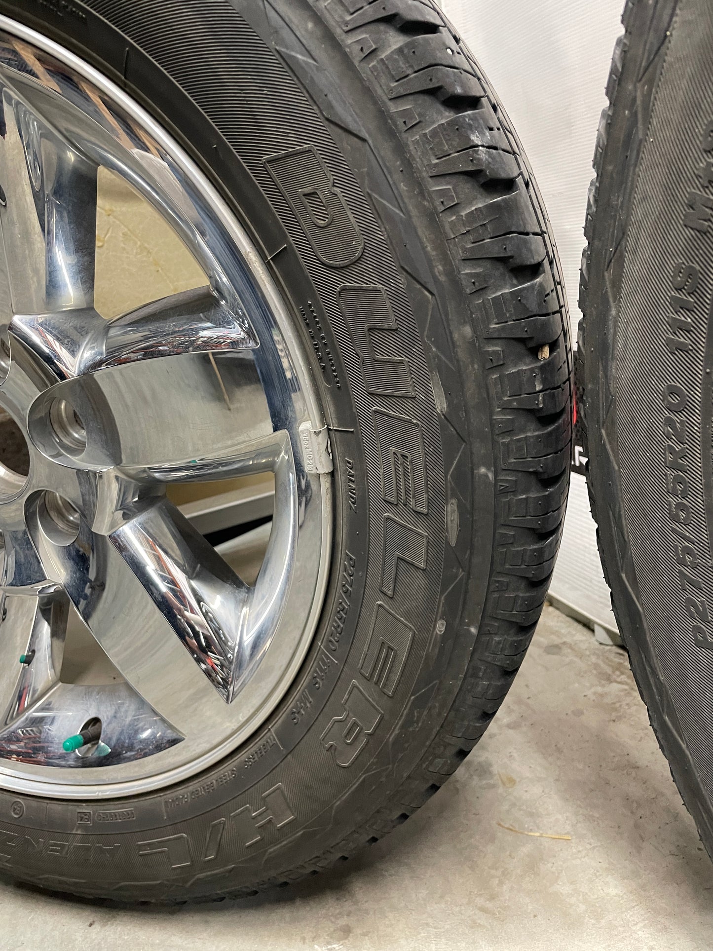 2013 GMC Sierra C1500 SLE Wheels & Tires Bridgestone Dueler Set 20X8.5 - Day's Parts Yard