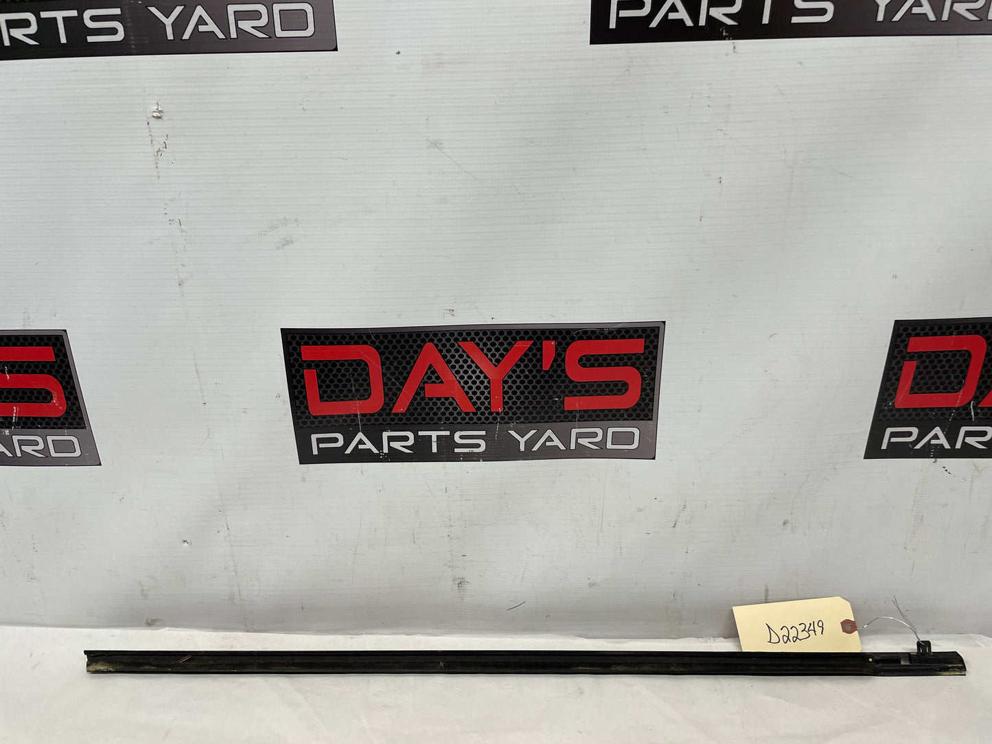 2017 Chevy SS Sedan LH Driver Front Window Door Belt Reveal Molding Trim OEM - Day's Parts Yard