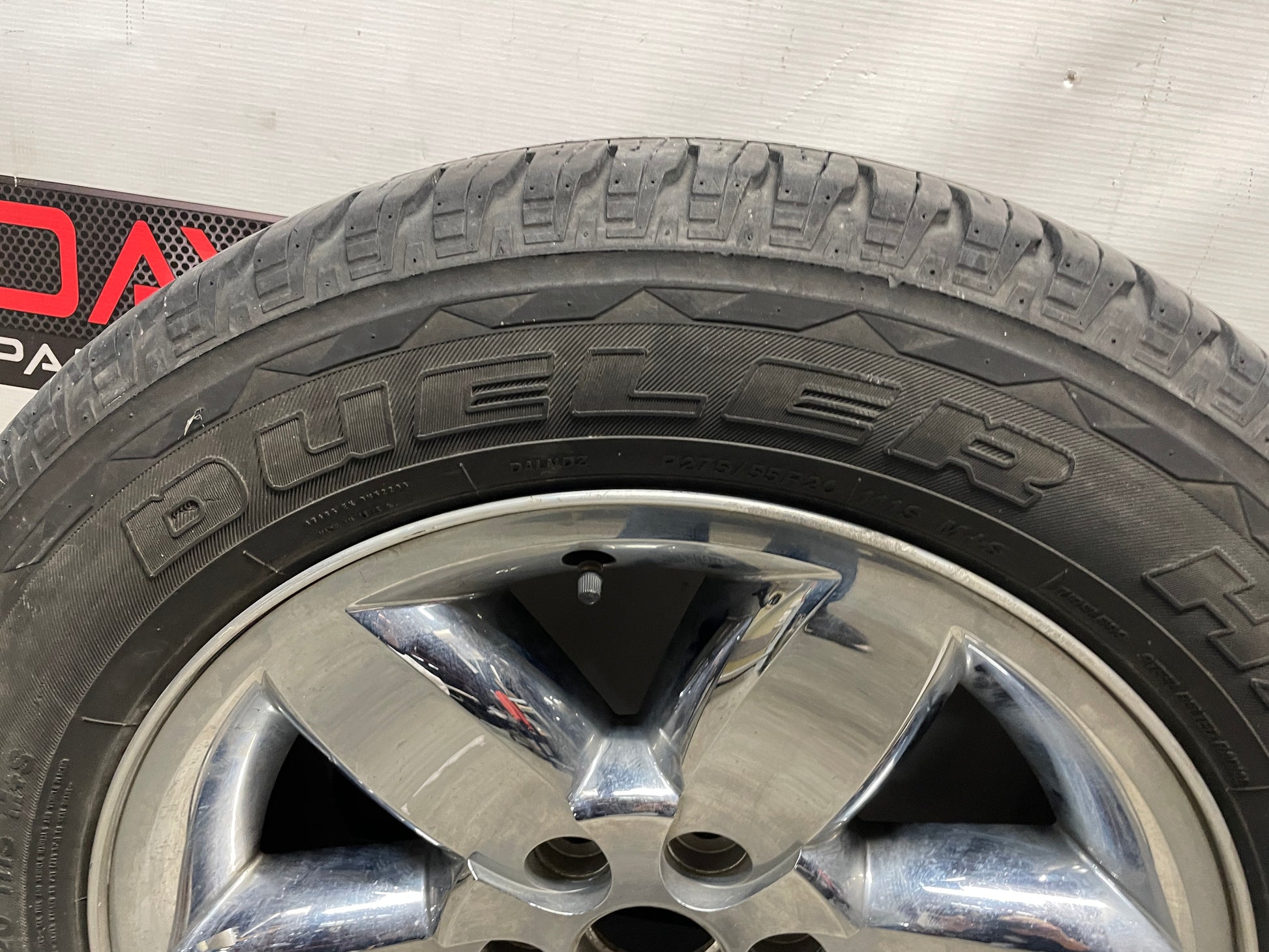 2013 GMC Sierra C1500 SLE Wheels & Tires Bridgestone Dueler Set 20X8.5 - Day's Parts Yard