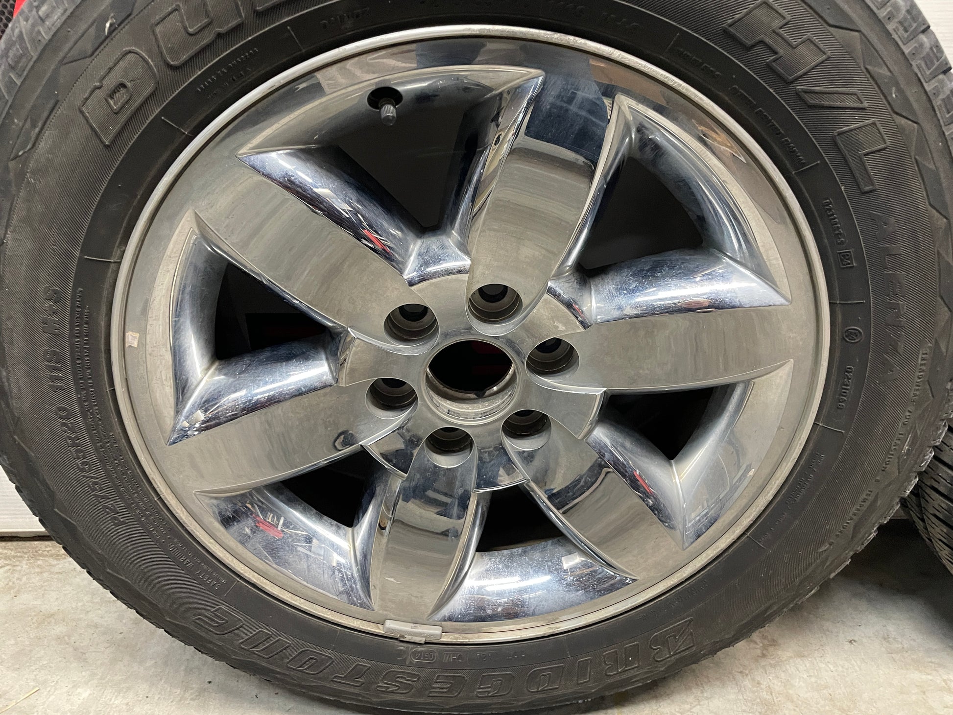 2013 GMC Sierra C1500 SLE Wheels & Tires Bridgestone Dueler Set 20X8.5 - Day's Parts Yard