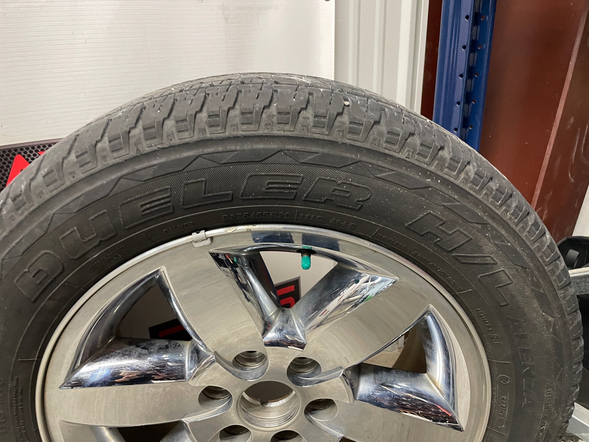 2013 GMC Sierra C1500 SLE Wheels & Tires Bridgestone Dueler Set 20X8.5 - Day's Parts Yard