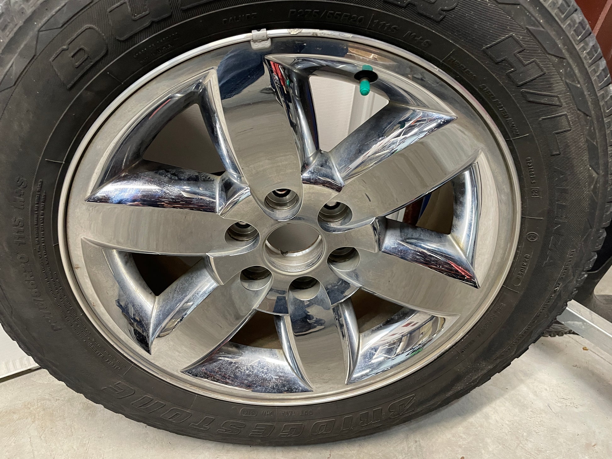 2013 GMC Sierra C1500 SLE Wheels & Tires Bridgestone Dueler Set 20X8.5 - Day's Parts Yard