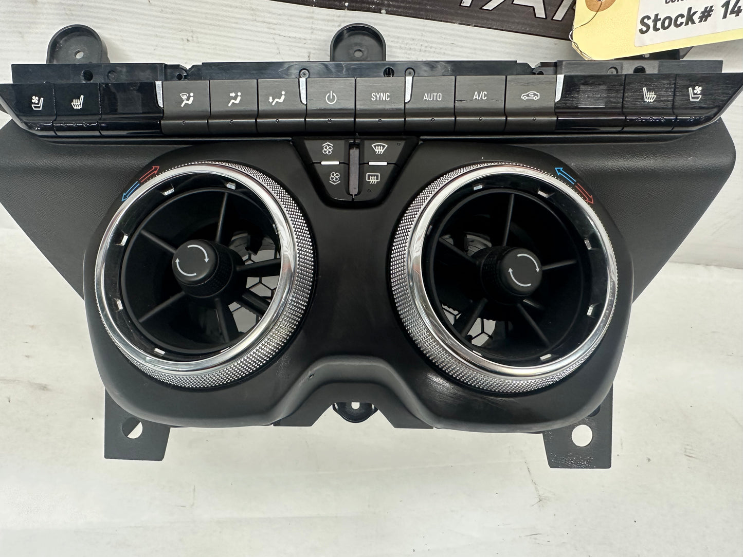 2011 Cadillac CTS-V Coupe  HVAC Heater AC Climate Temperature Controls OEM - Day's Parts Yard