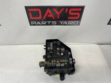 2008 Pontiac G8 Base Engine Bay Fuse Relay Box OEM - Day's Parts Yard