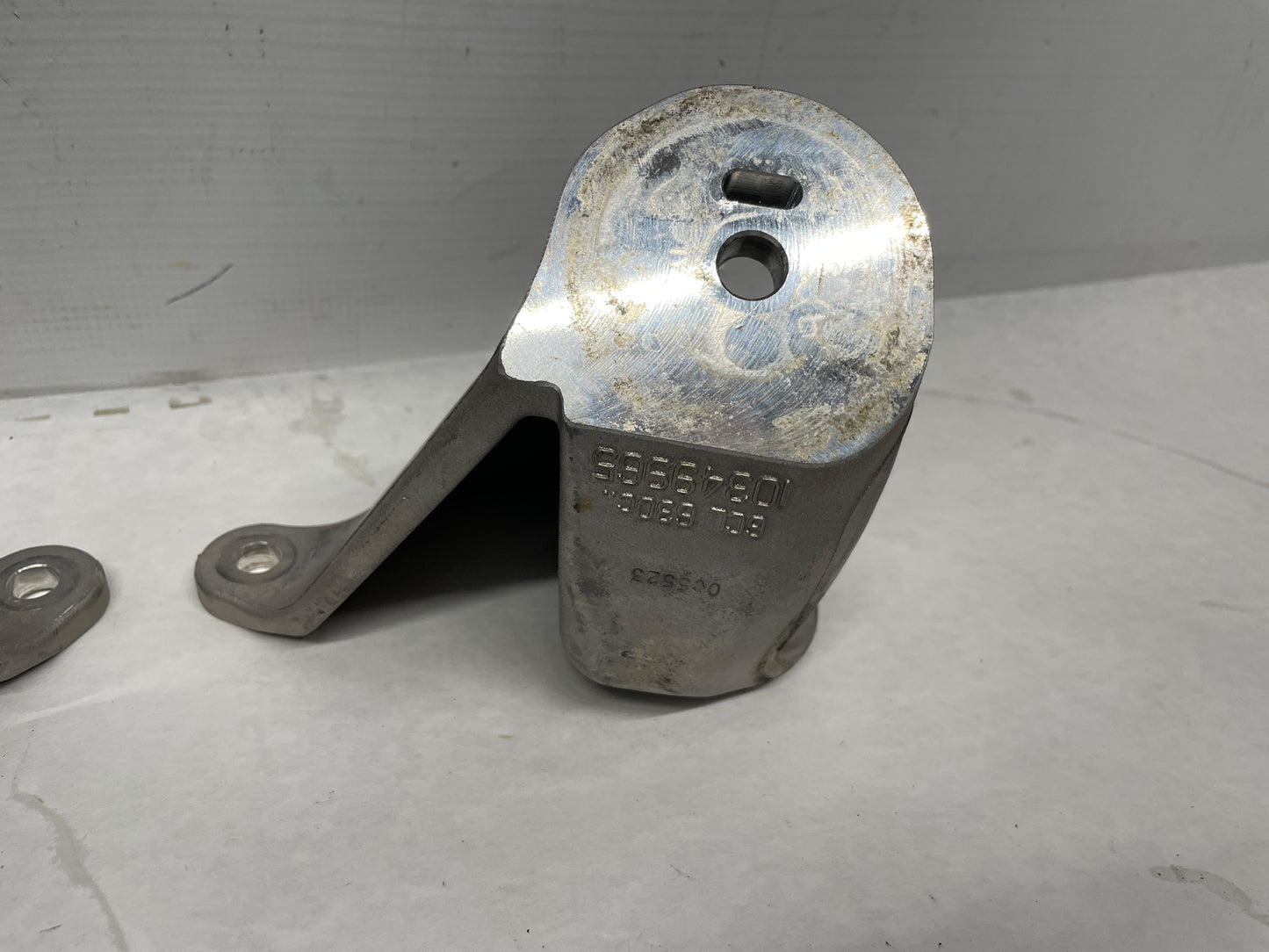 1999 Chevy C5 Corvette RH & LH Motor Mount Brackets OEM - Day's Parts Yard