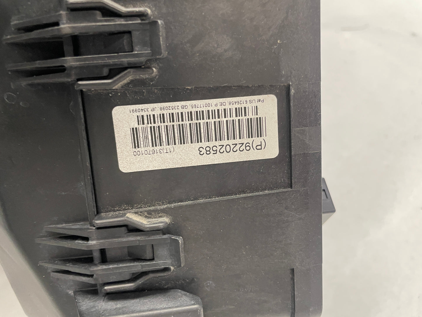 2008 Pontiac G8 Base Engine Bay Fuse Relay Box OEM - Day's Parts Yard