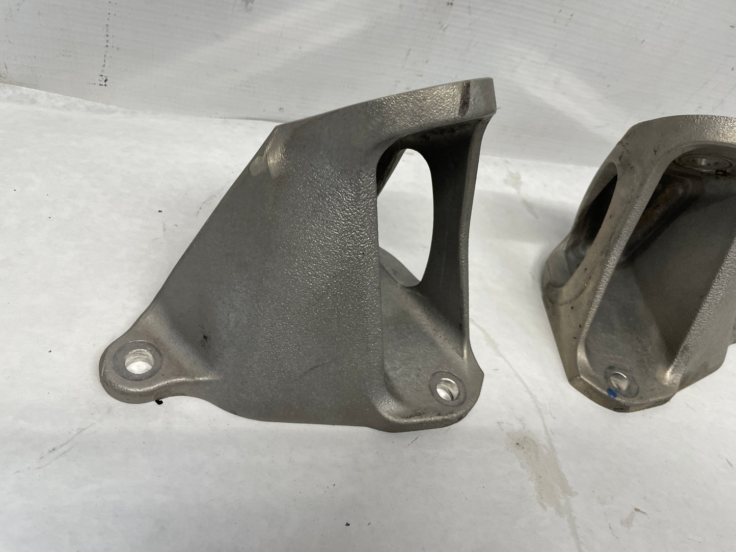 1999 Chevy C5 Corvette RH & LH Motor Mount Brackets OEM - Day's Parts Yard