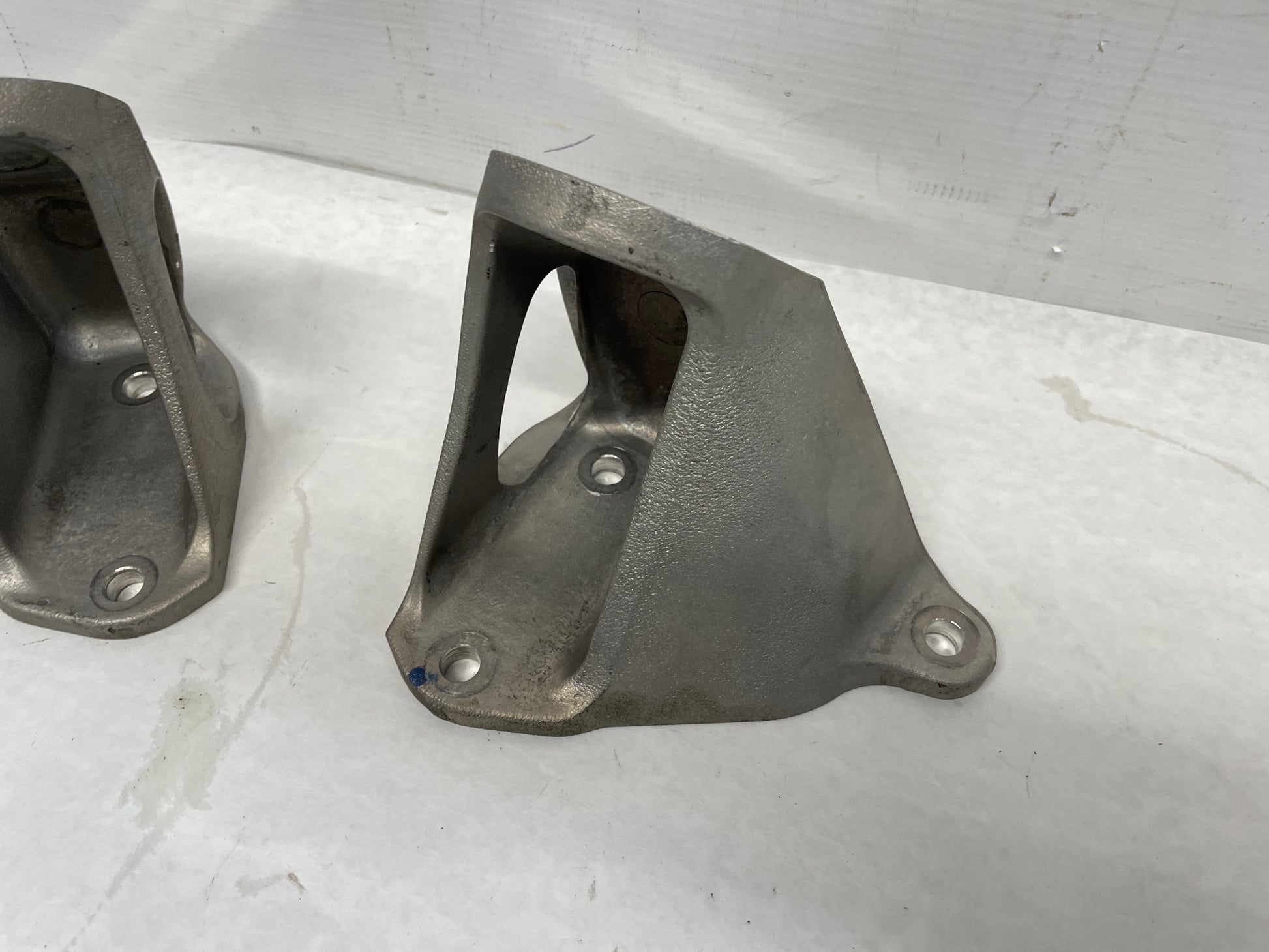 1999 Chevy C5 Corvette RH & LH Motor Mount Brackets OEM - Day's Parts Yard