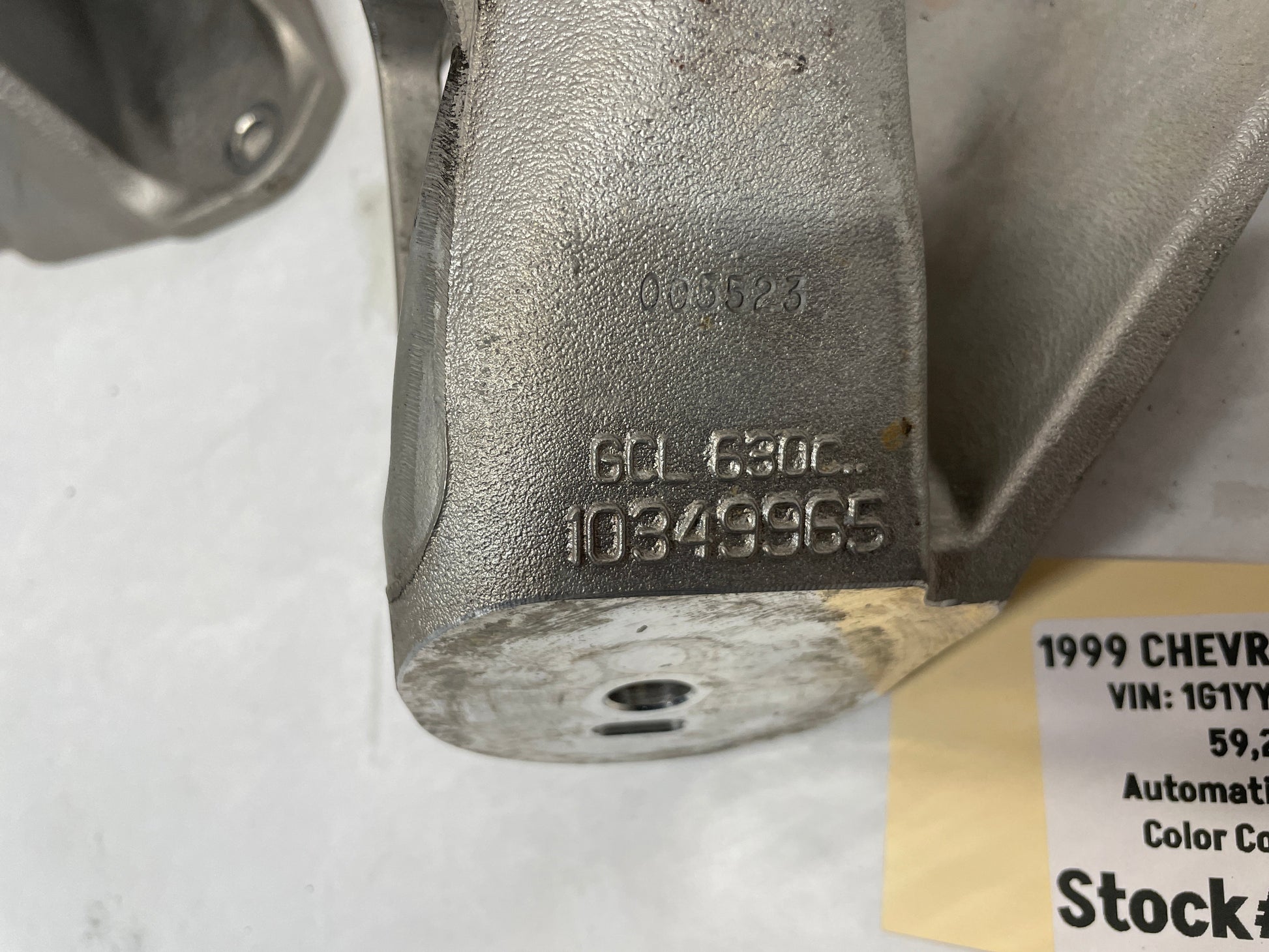 1999 Chevy C5 Corvette RH & LH Motor Mount Brackets OEM - Day's Parts Yard