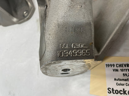 1999 Chevy C5 Corvette RH & LH Motor Mount Brackets OEM - Day's Parts Yard