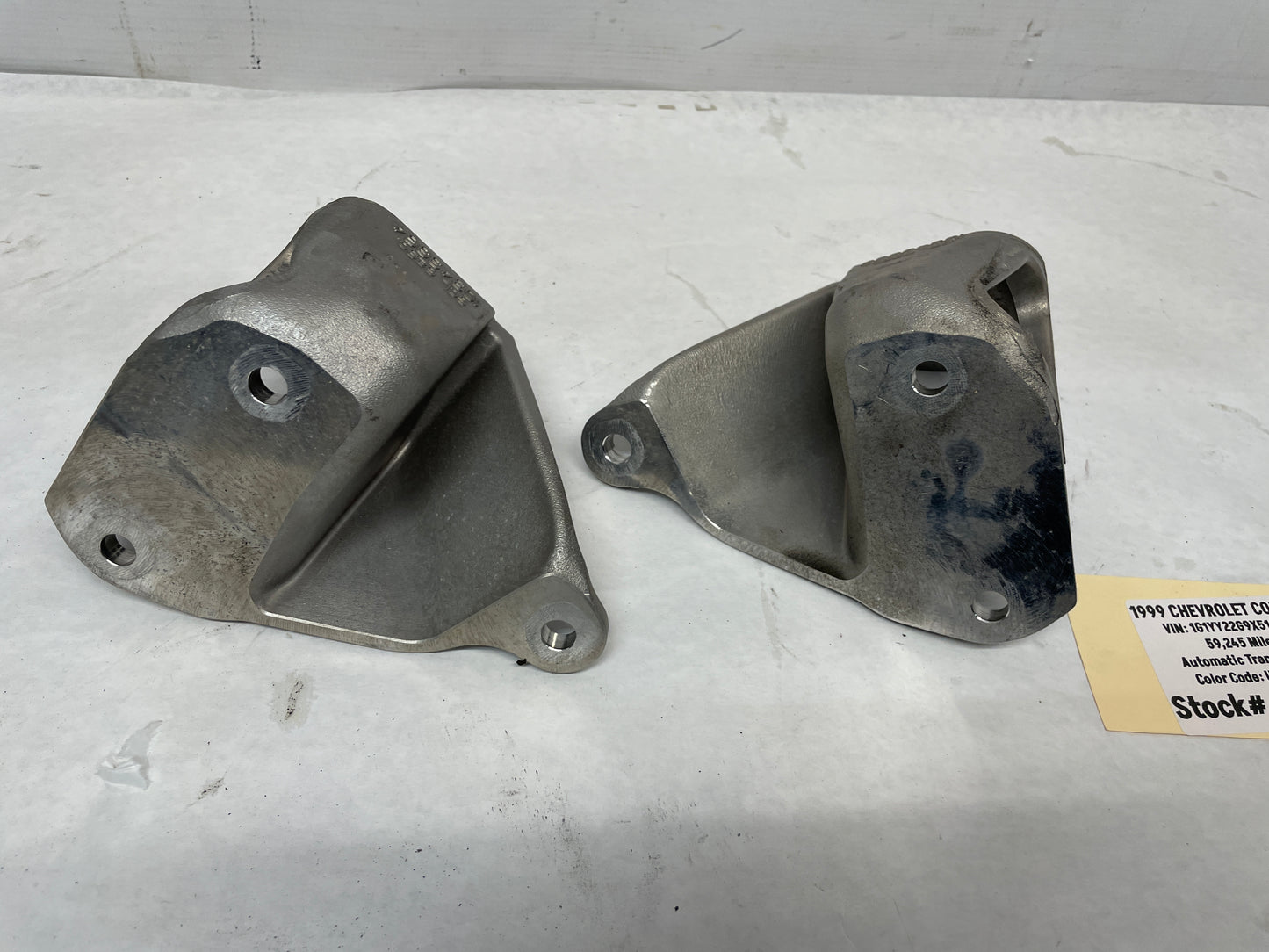 1999 Chevy C5 Corvette RH & LH Motor Mount Brackets OEM - Day's Parts Yard