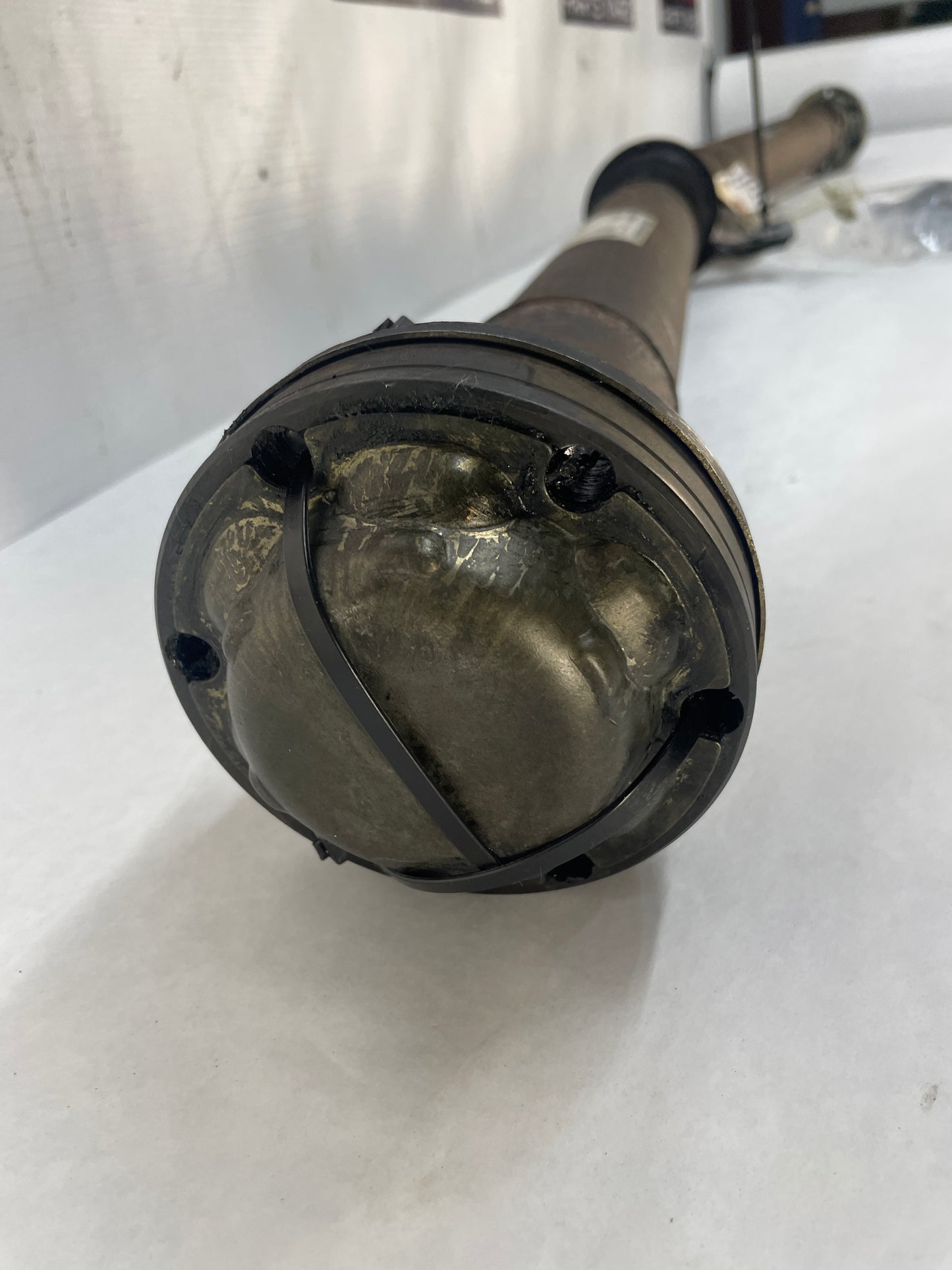 2009 Cadillac CTS-V Sedan Drive Propeller Shaft Driveshaft w/ Hardware Assembly OEM - Day's Parts Yard
