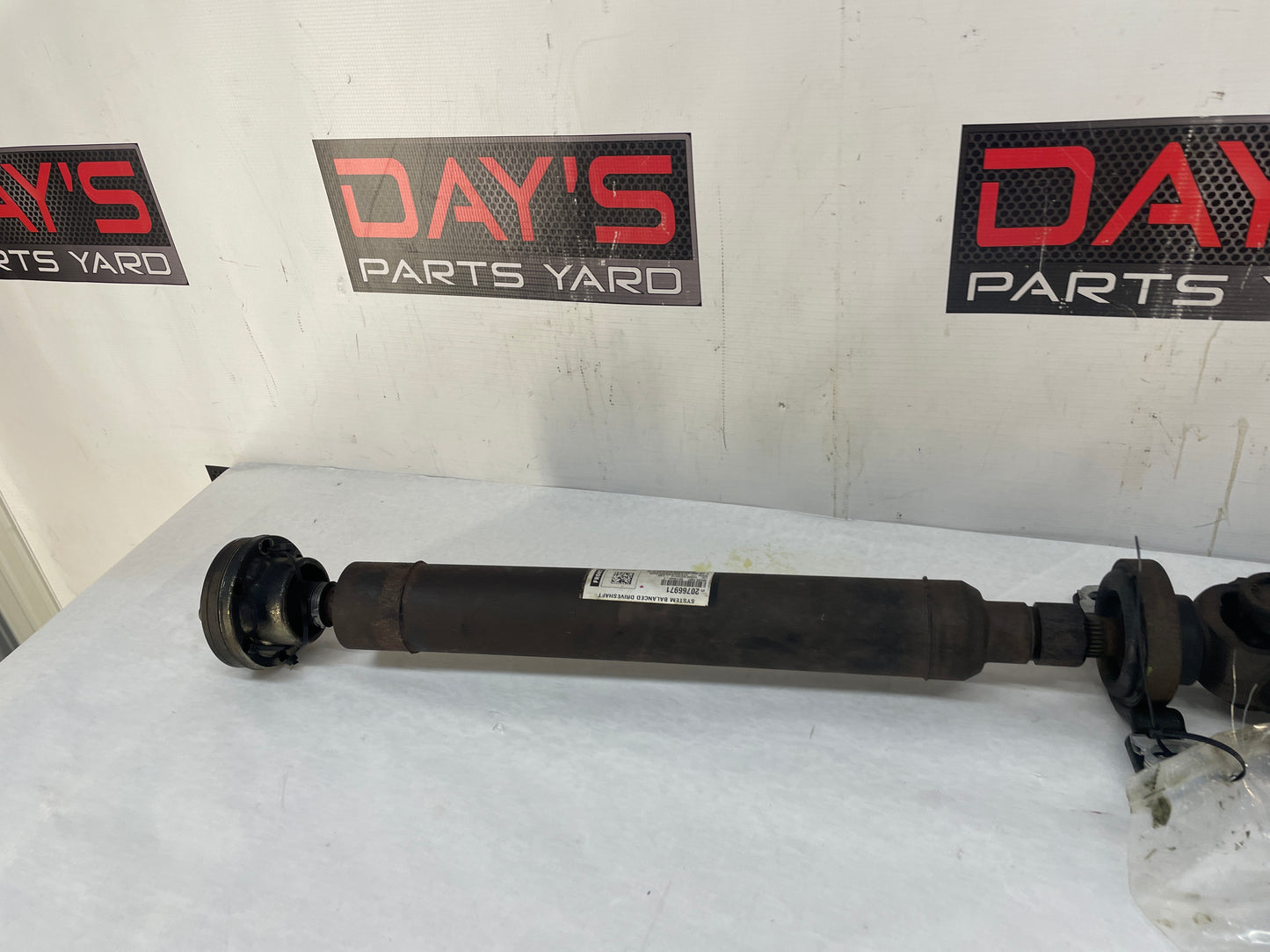 2009 Cadillac CTS-V Sedan Drive Propeller Shaft Driveshaft w/ Hardware Assembly OEM - Day's Parts Yard