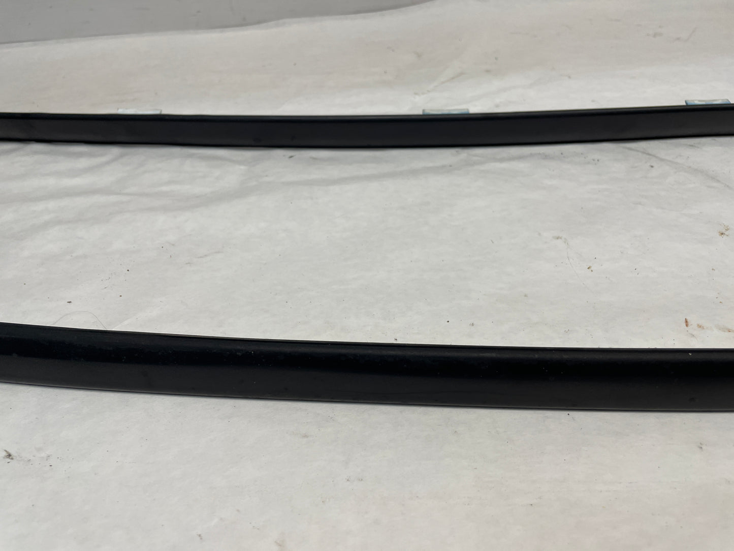 2006 Pontiac GTO RH & LH Roof Panel Joint Finish Trim Molding OEM - Day's Parts Yard