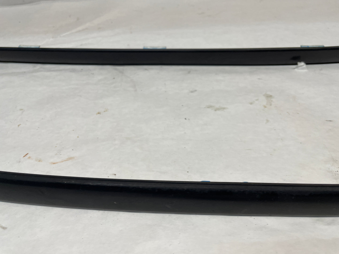 2006 Pontiac GTO RH & LH Roof Panel Joint Finish Trim Molding OEM - Day's Parts Yard