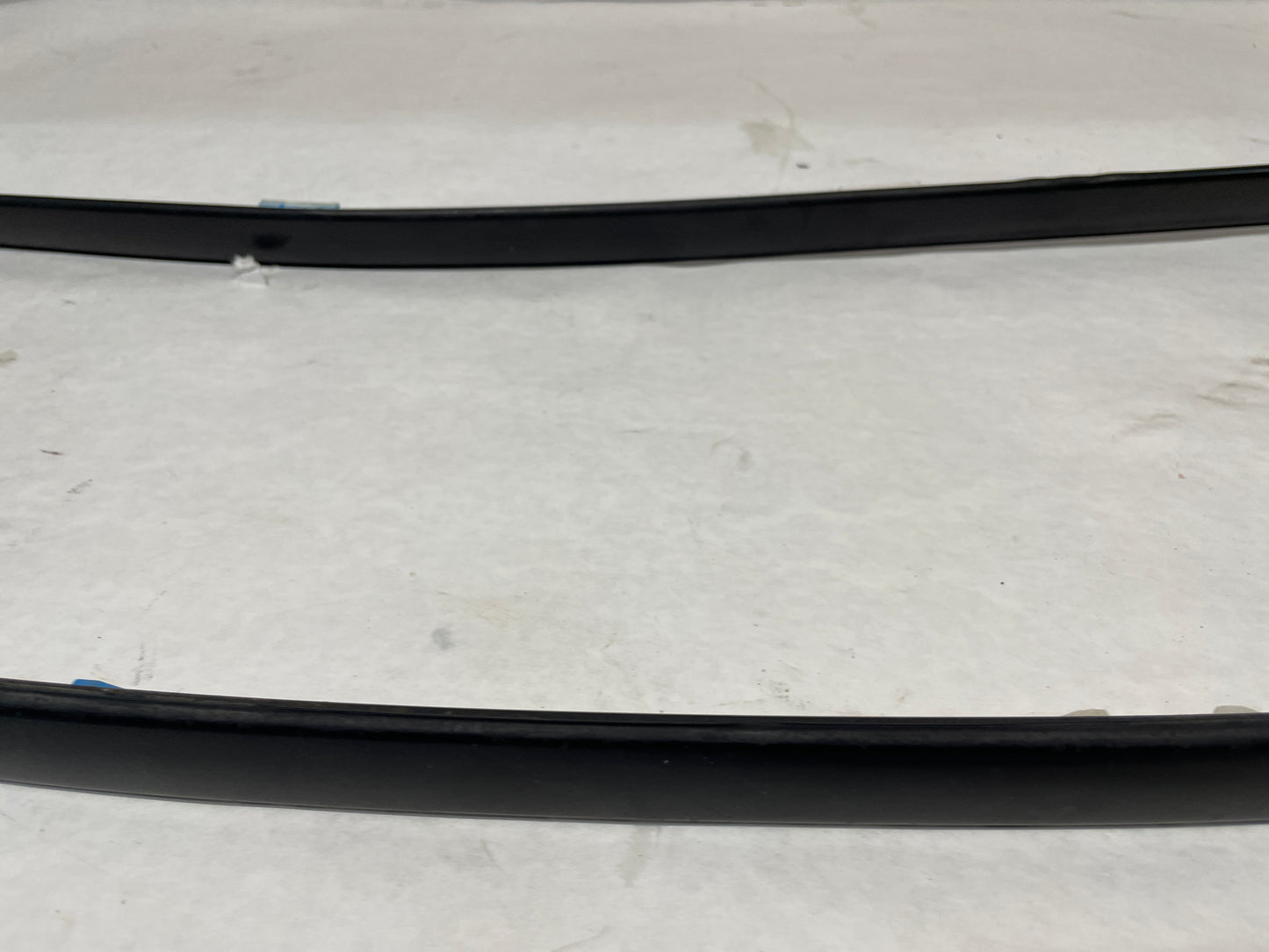 2006 Pontiac GTO RH & LH Roof Panel Joint Finish Trim Molding OEM - Day's Parts Yard