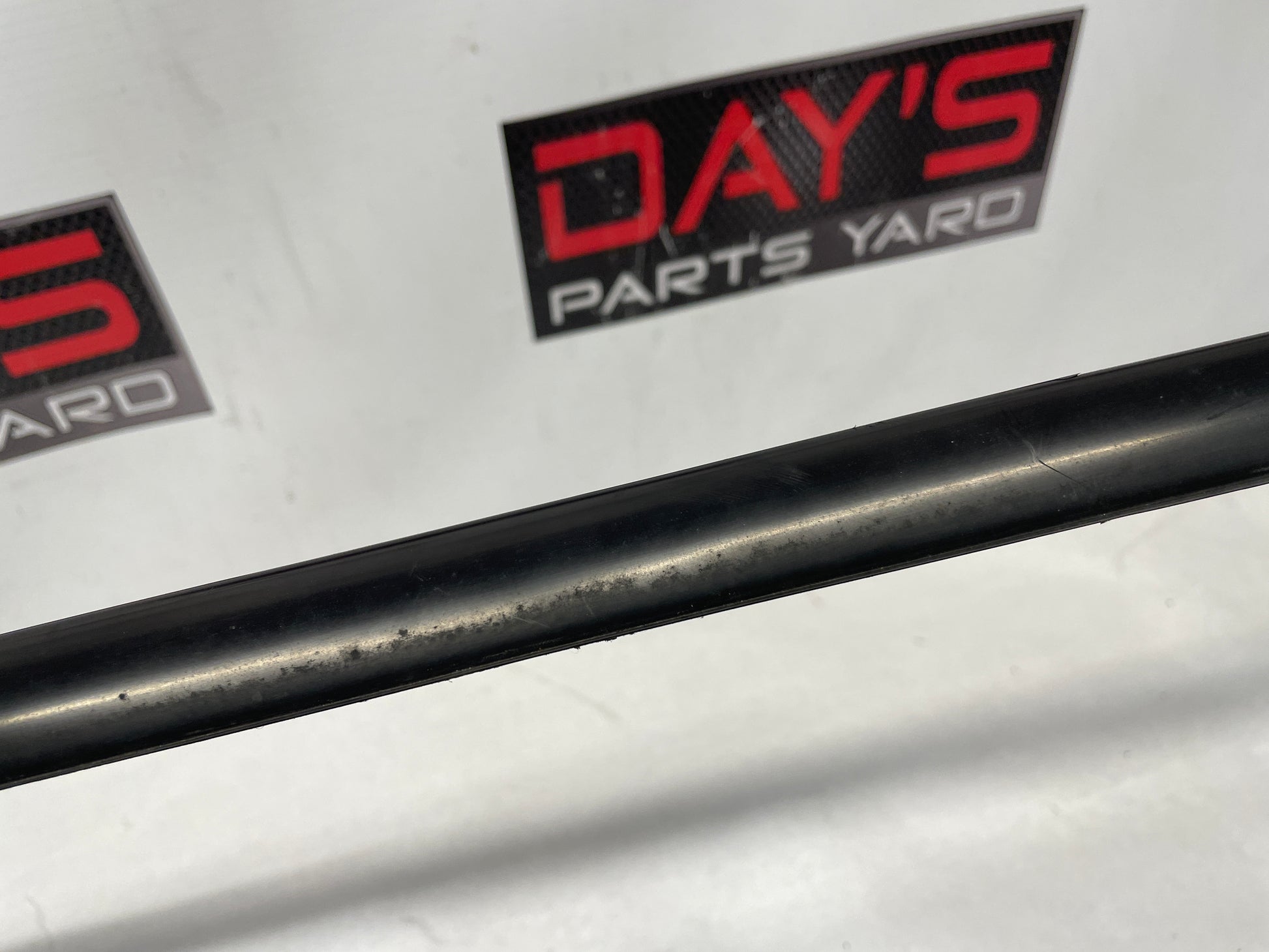 2006 Pontiac GTO RH & LH Roof Panel Joint Finish Trim Molding OEM - Day's Parts Yard