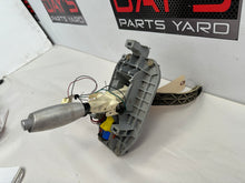 2006 Pontiac GTO Automatic Shifter OEM DAMAGED - Day's Parts Yard