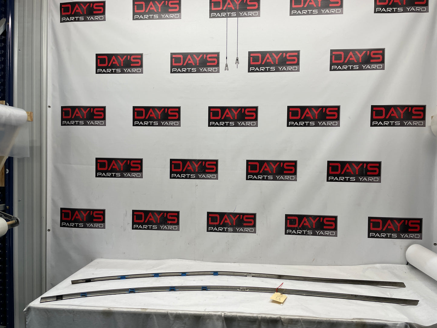 2006 Pontiac GTO RH & LH Roof Panel Joint Finish Trim Molding OEM - Day's Parts Yard