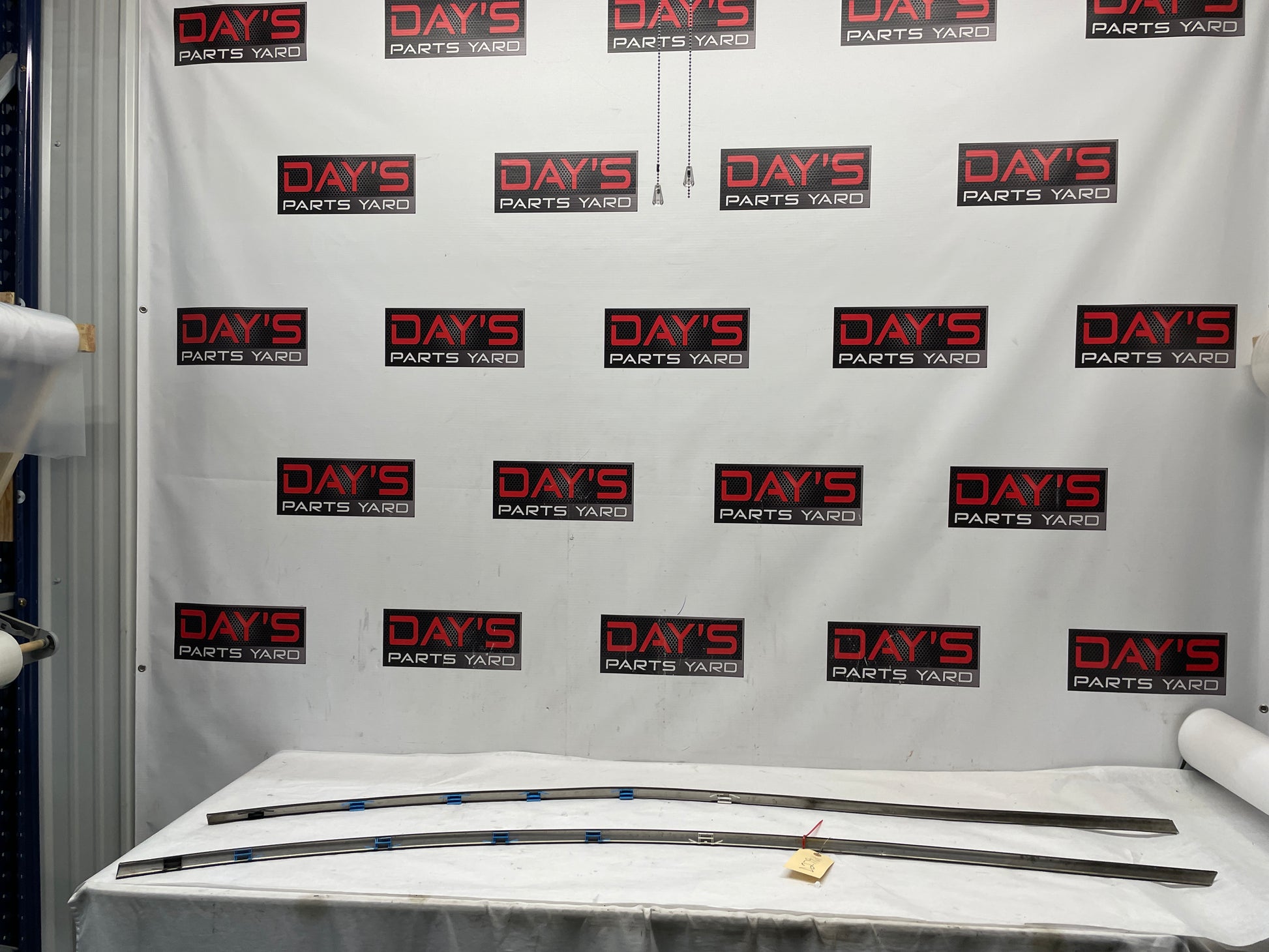 2006 Pontiac GTO RH & LH Roof Panel Joint Finish Trim Molding OEM - Day's Parts Yard