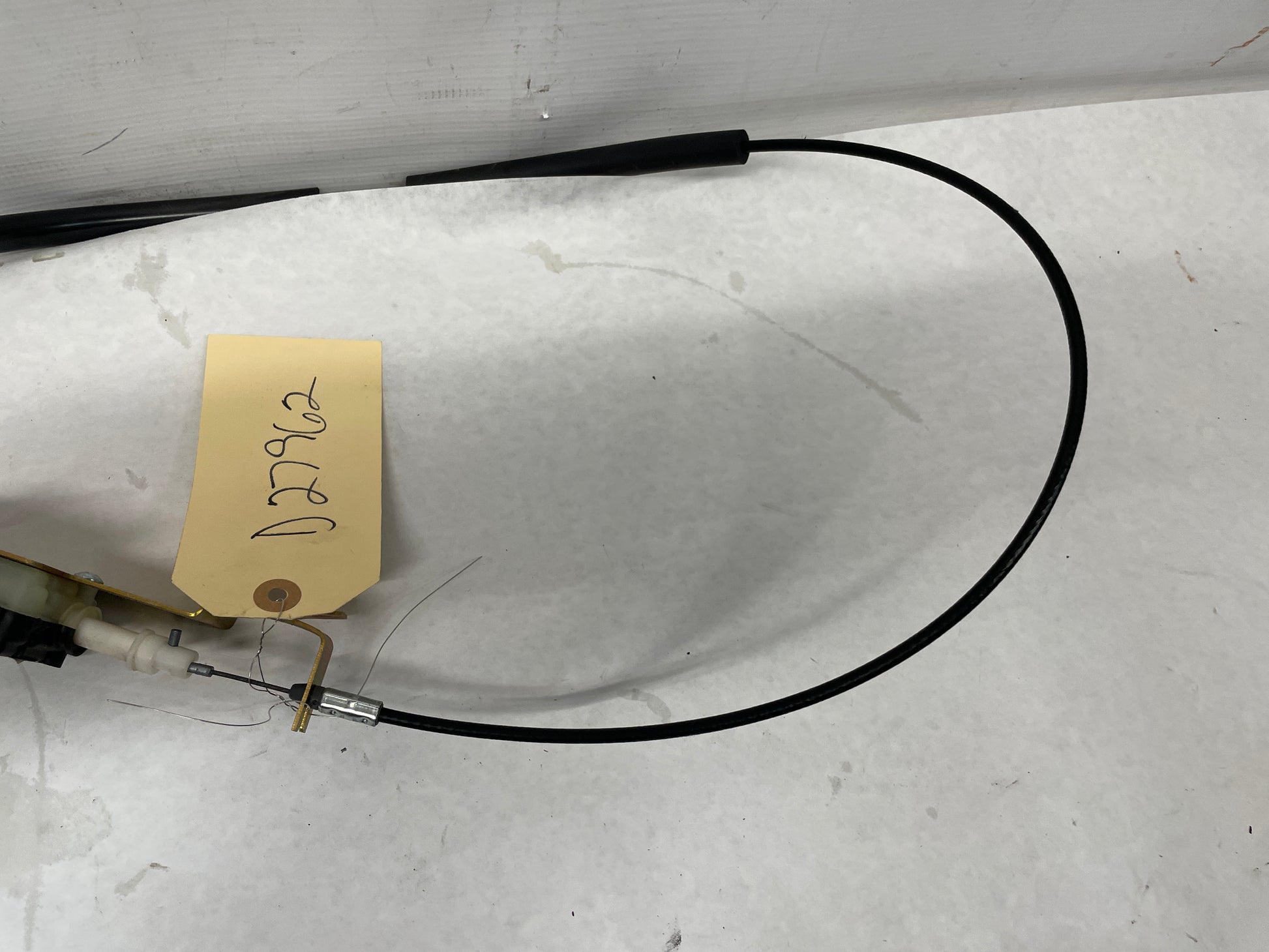 2006 Pontiac GTO Fuel Gas Door Lock Actuator w/ Cable  OEM - Day's Parts Yard