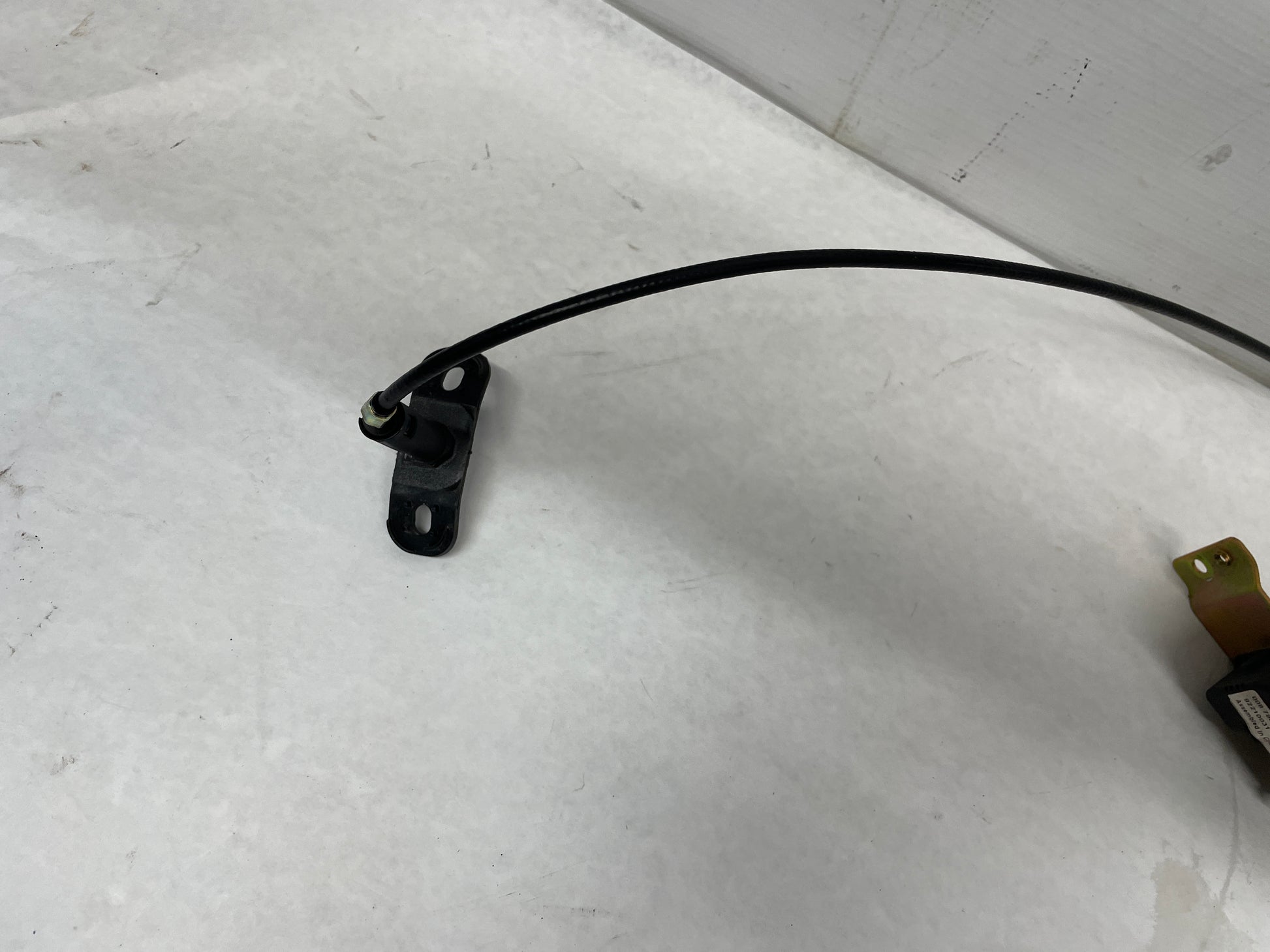 2006 Pontiac GTO Fuel Gas Door Lock Actuator w/ Cable  OEM - Day's Parts Yard