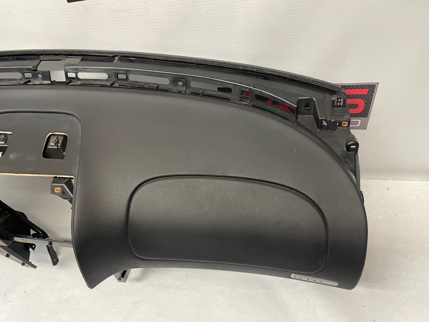 2006 Pontiac GTO Dash Pad Board OEM - Day's Parts Yard