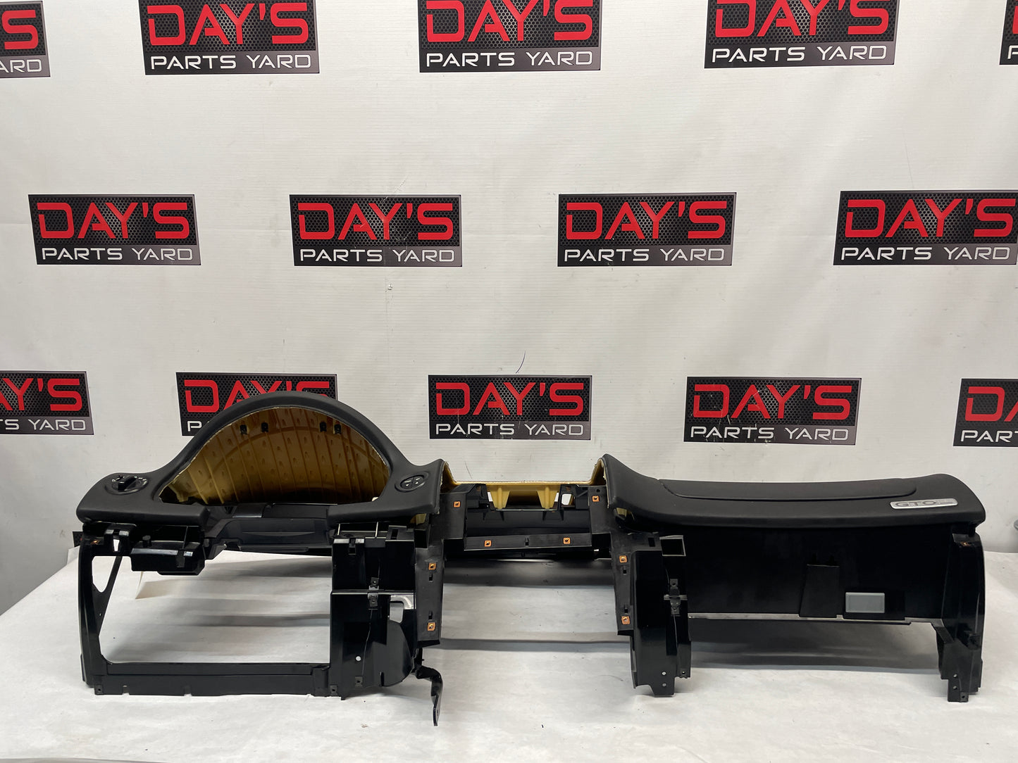 2006 Pontiac GTO Dash Pad Board OEM - Day's Parts Yard