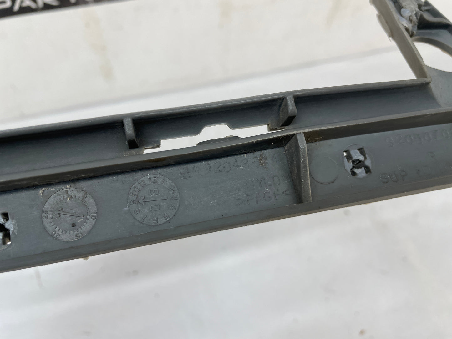 2004 Pontiac GTO RH Passenger Front Bumper Fender Bracket Guide Support OEM