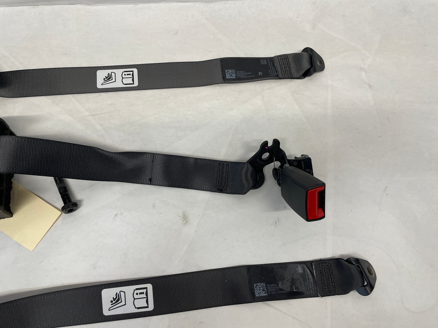 2017 Chevy SS Sedan Complete Rear Seat Belts Retractor Set w/ Buckles OEM - Day's Parts Yard