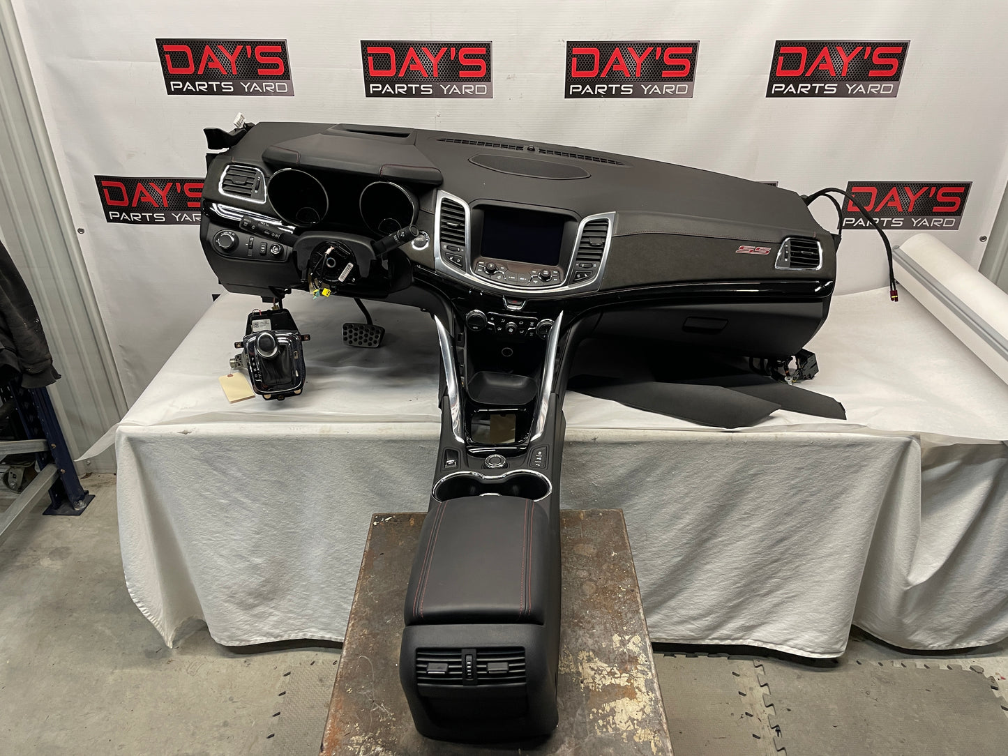 2017 Chevy SS Sedan Complete Dash w/ Center Console & Shifter OEM