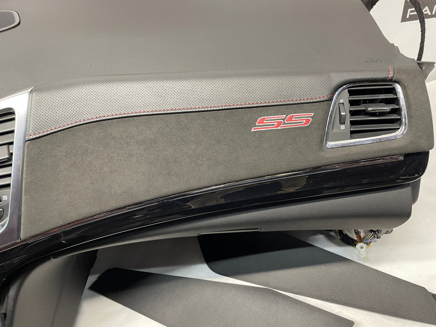 2017 Chevy SS Sedan Complete Dash w/ Center Console & Shifter OEM