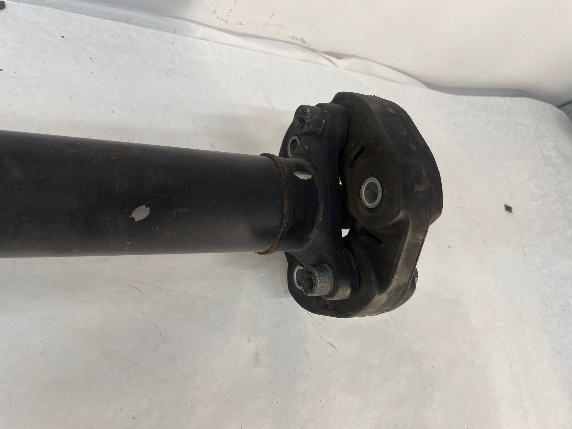 2013 Chevy Camaro SS Driveshaft Drive Propeller Shaft Line OEM - Day's Parts Yard