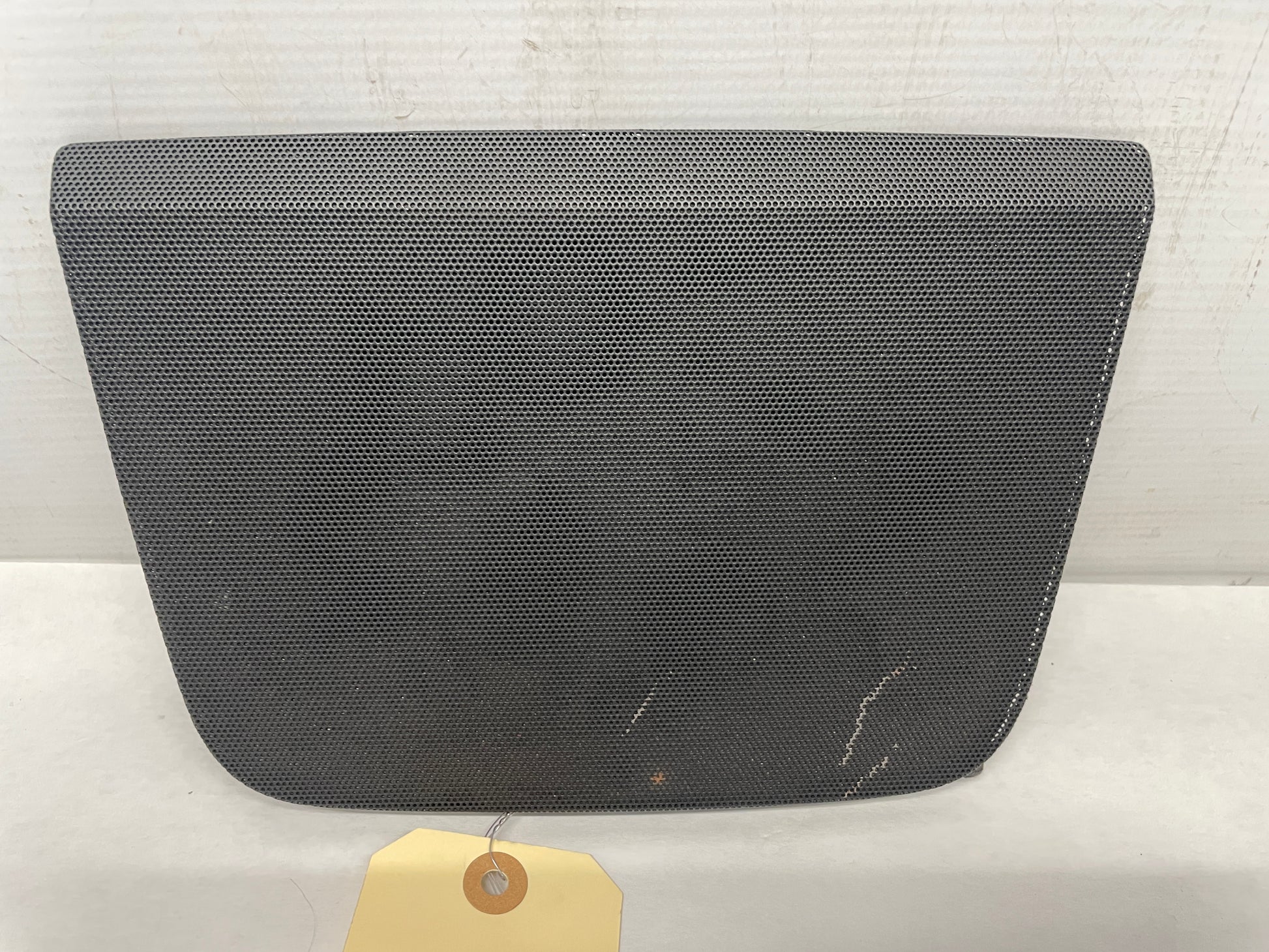2008 Pontiac G8 GT Center Dash Radio Bezel Speaker Cover Grille OEM - Day's Parts Yard