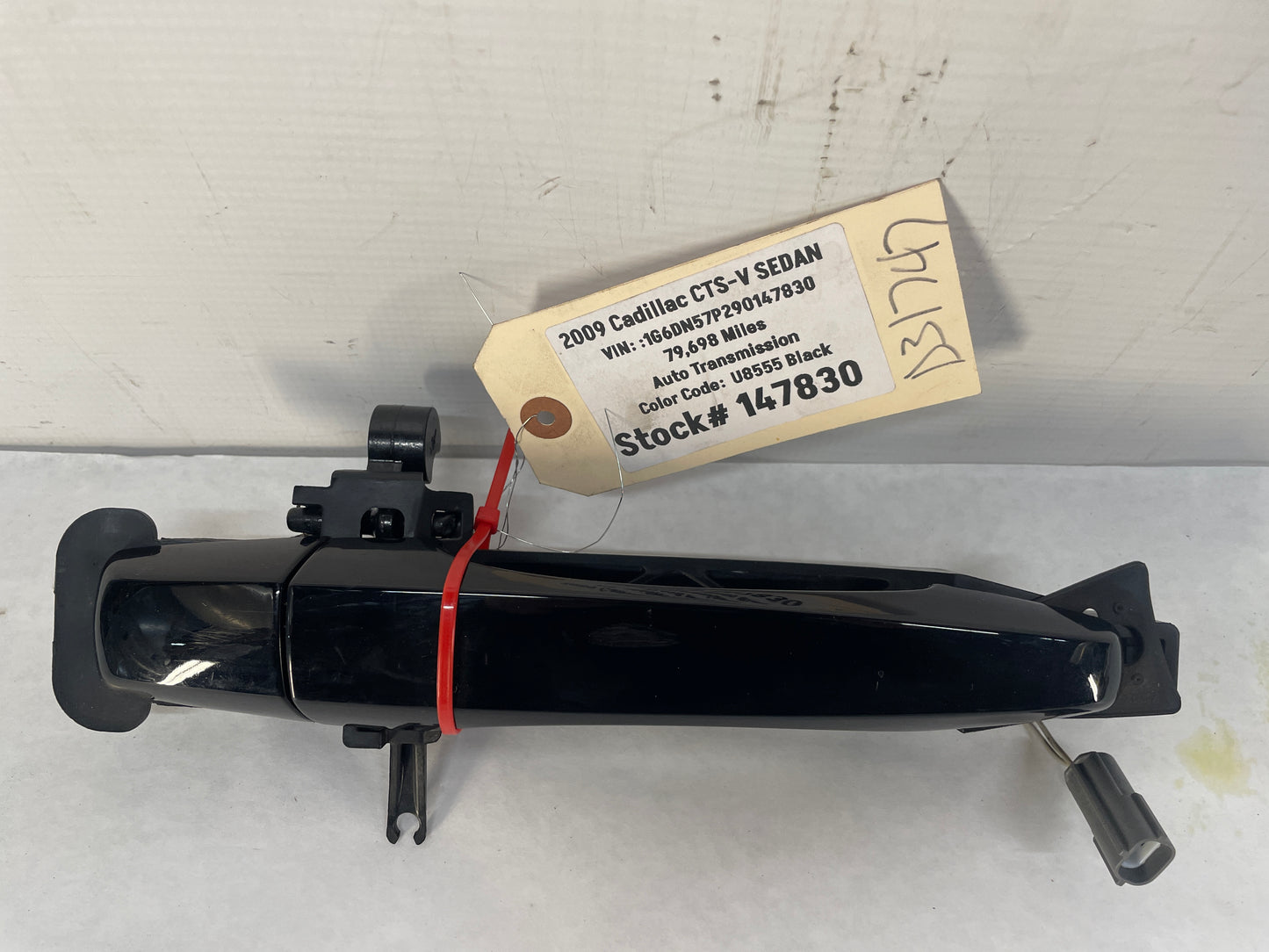 2009 Cadillac CTS-V Sedan RH Passenger Front Exterior Door Handle Assembly OEM - Day's Parts Yard