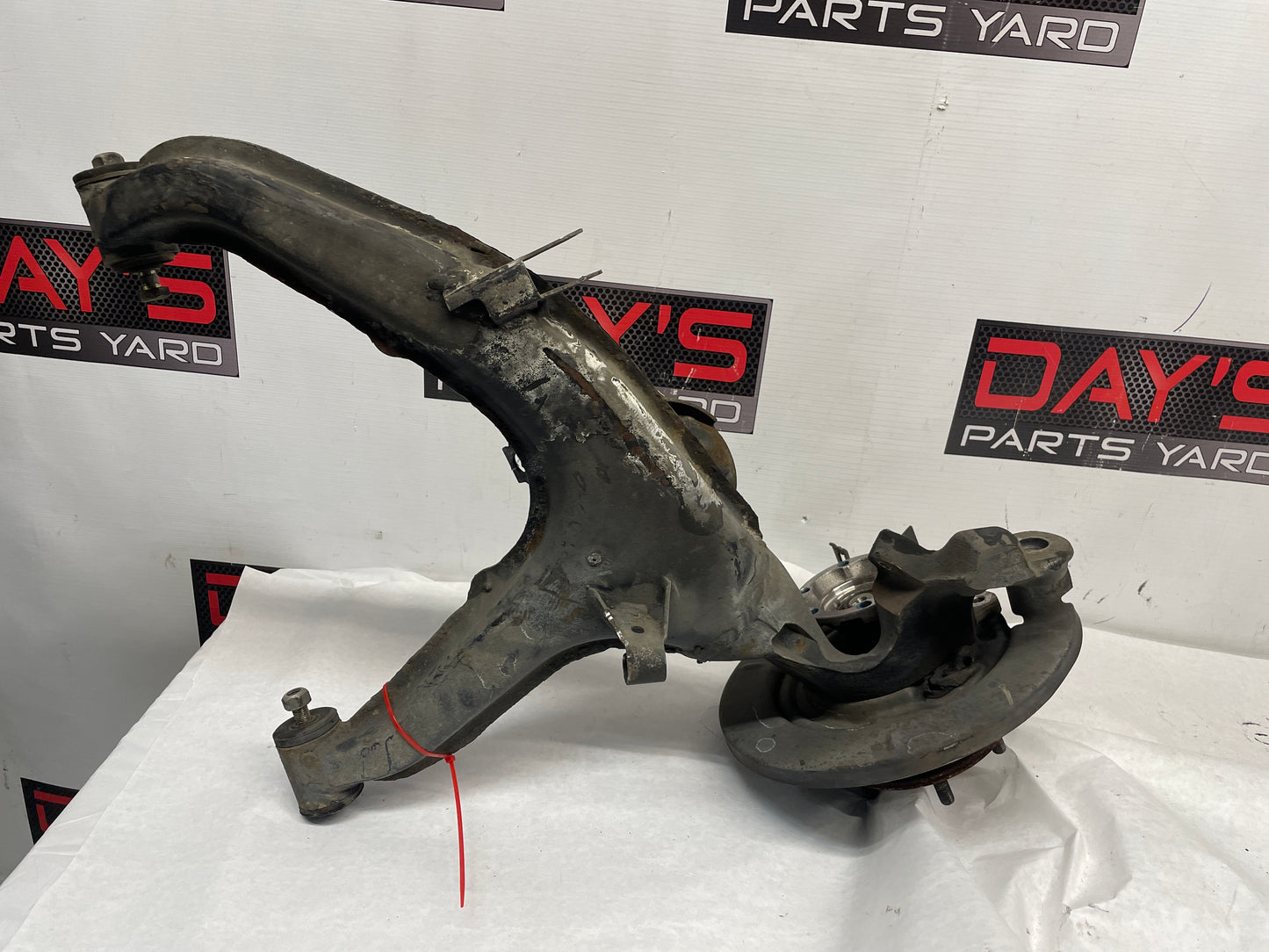 2006 Pontiac GTO RH Passenger Rear Suspension Spindle Hub Knuckle Control Arm OEM - Day's Parts Yard