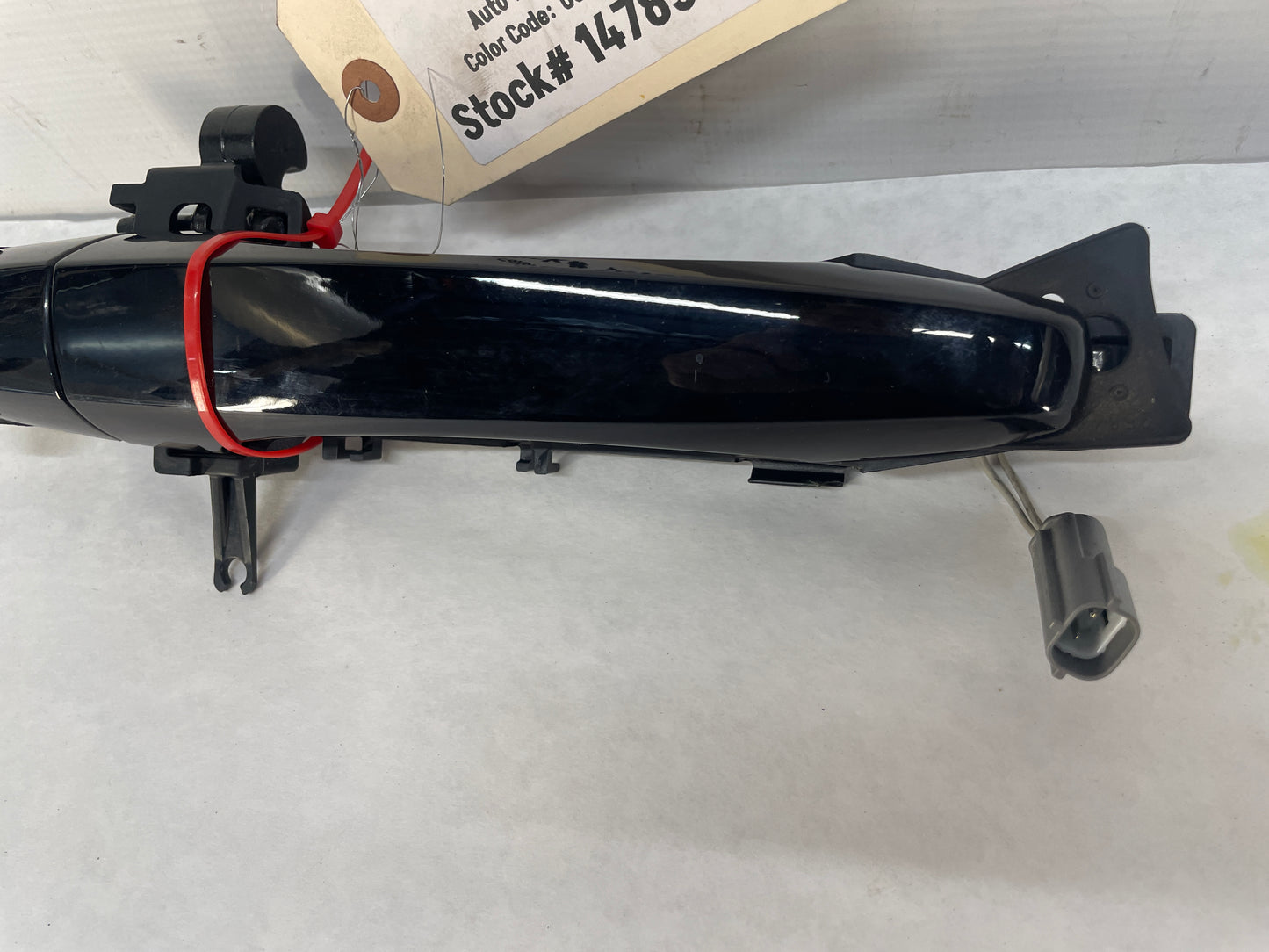 2009 Cadillac CTS-V Sedan RH Passenger Front Exterior Door Handle Assembly OEM - Day's Parts Yard