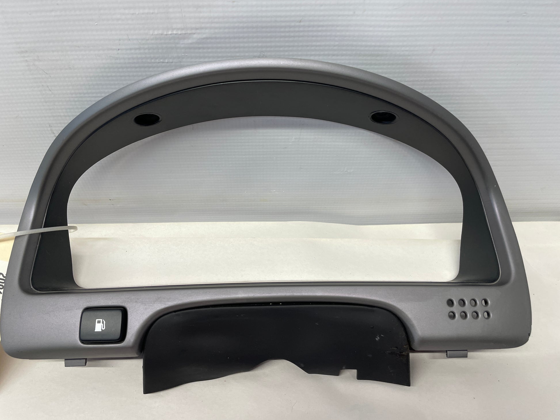 2006 Pontiac GTO Speedometer Gauge Cluster Bezel OEM - Day's Parts Yard
