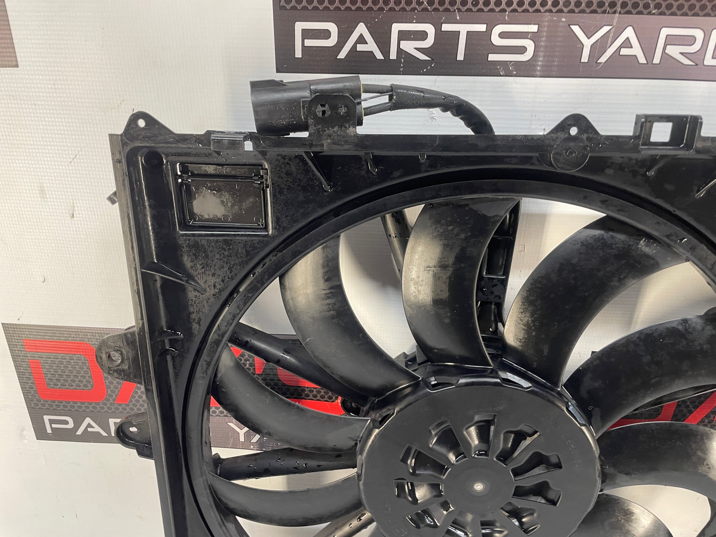 2018 Chevy Camaro ZL1 Radiator Engine Cooling Fan Assembly OEM