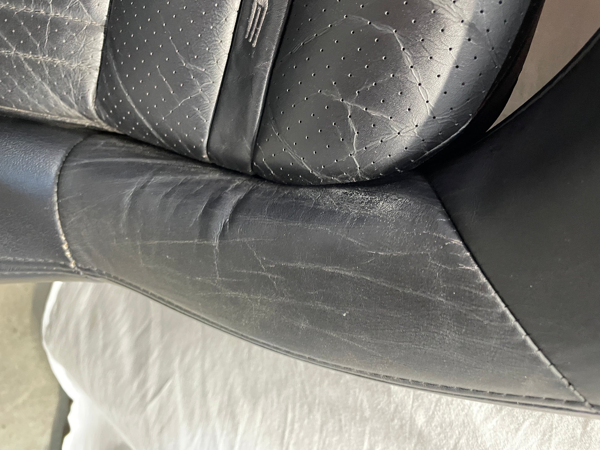 2004 Chevy C5 Corvette Black Leather Seats OEM - Day's Parts Yard